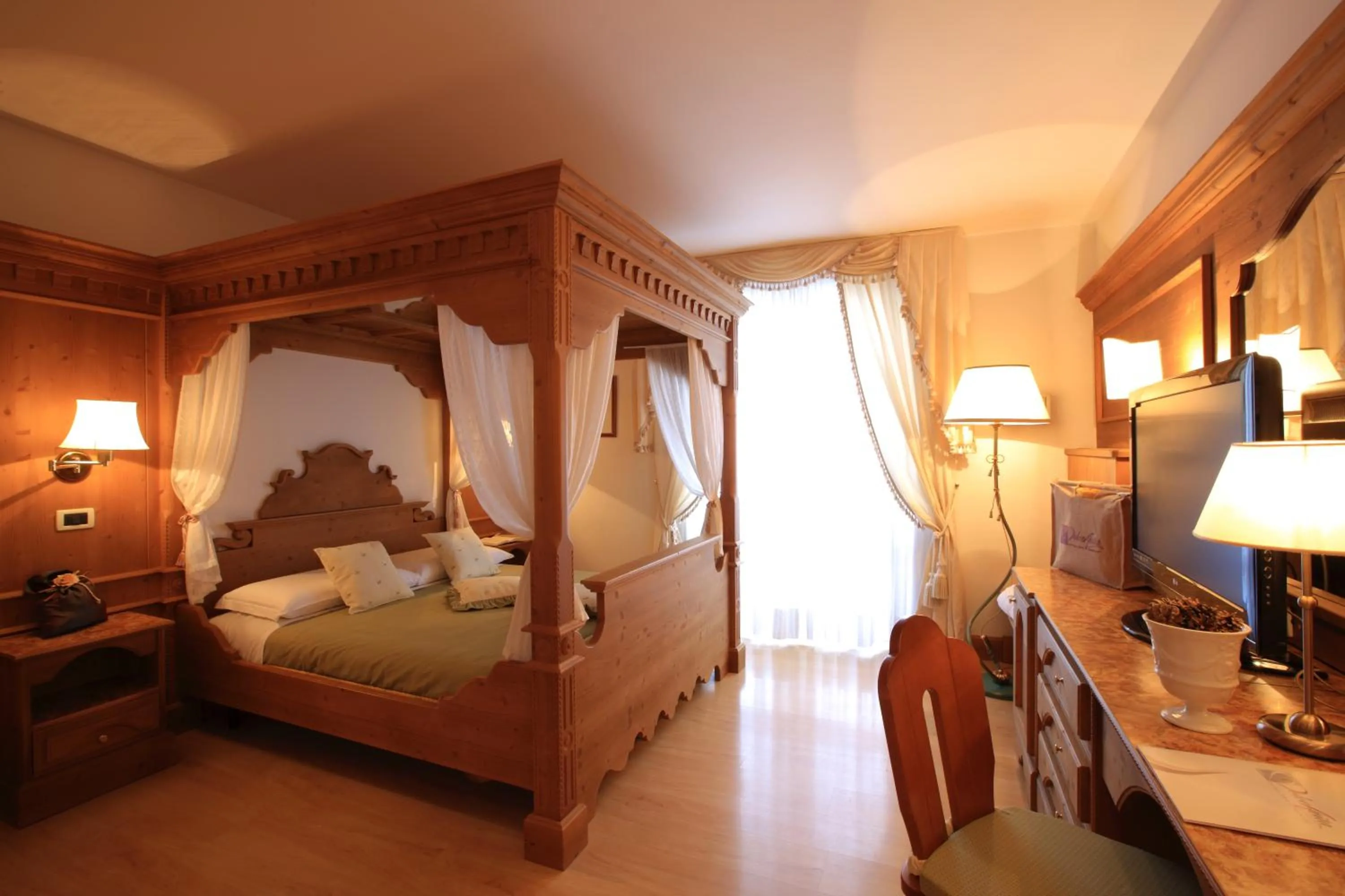 Bedroom, Bed in Dolce Avita Hotel Spa & Resort