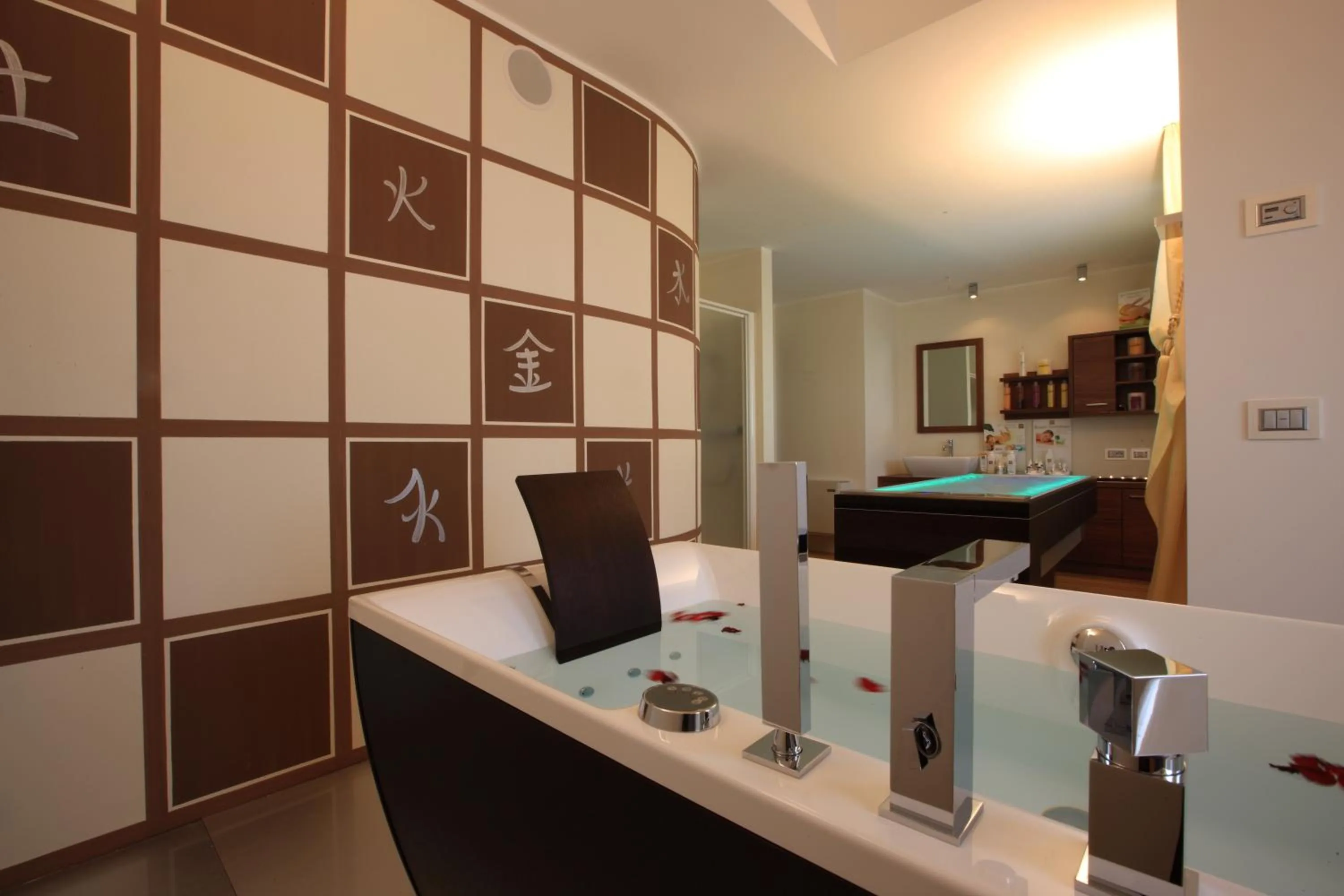 Massage in Dolce Avita Hotel Spa & Resort