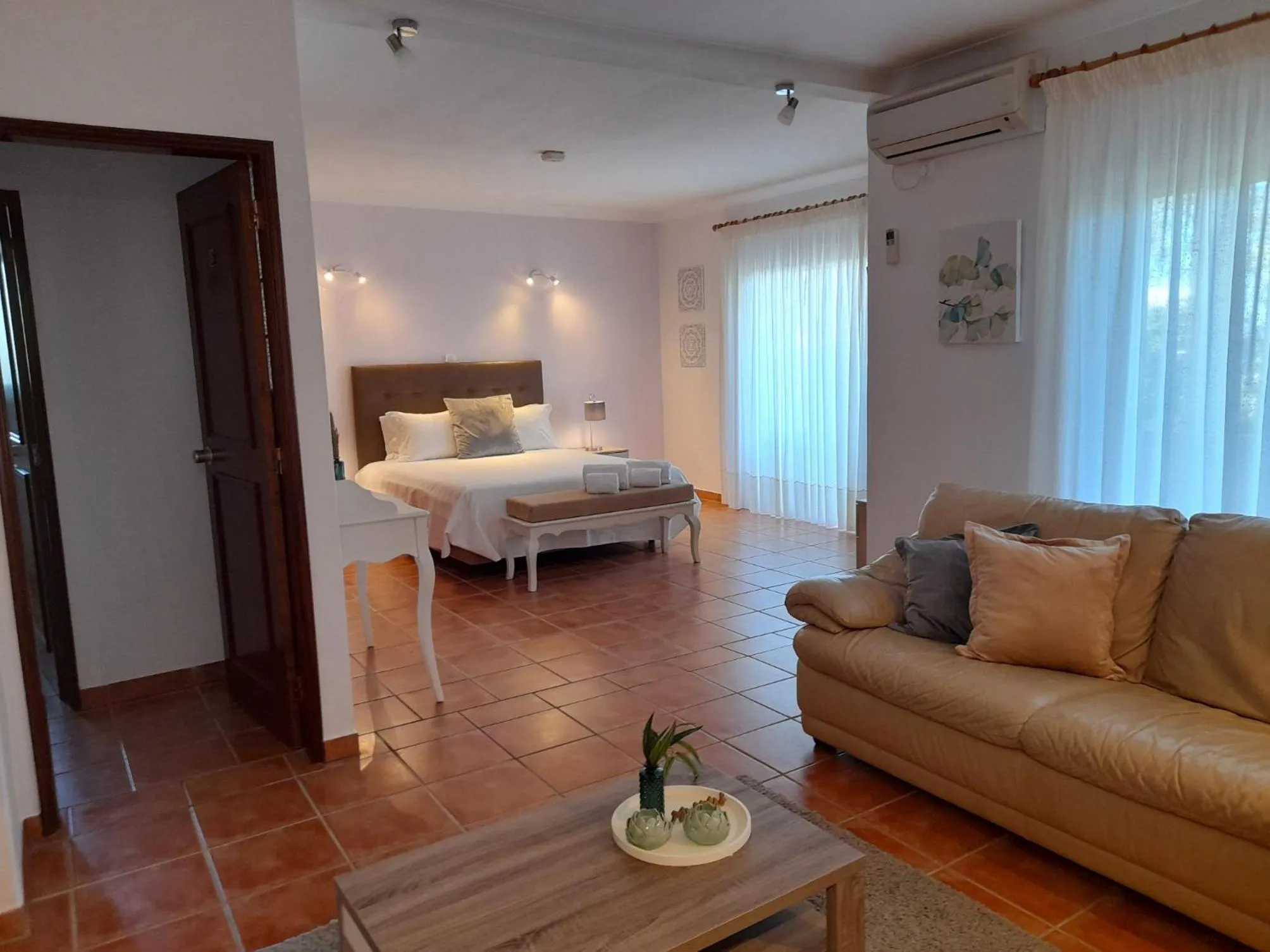 Bedroom, Bed in Aurora Sol