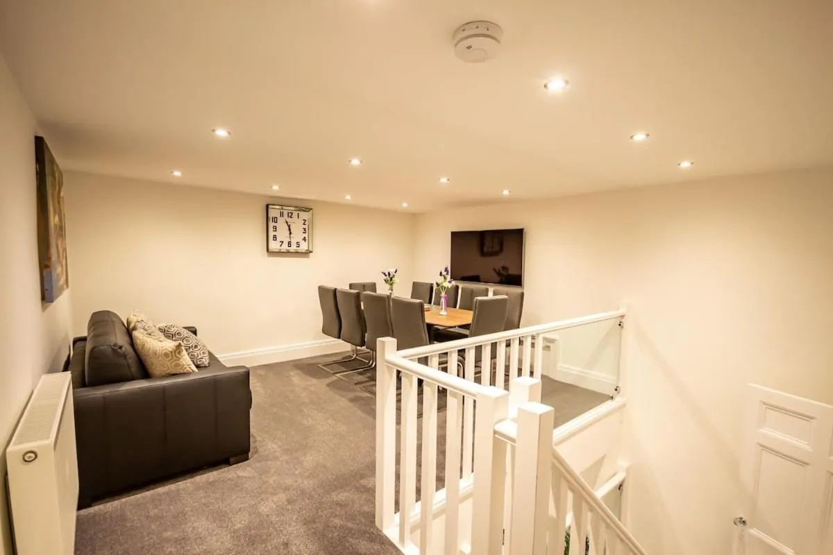 Luxury 4 bedroom ground floor apartment
