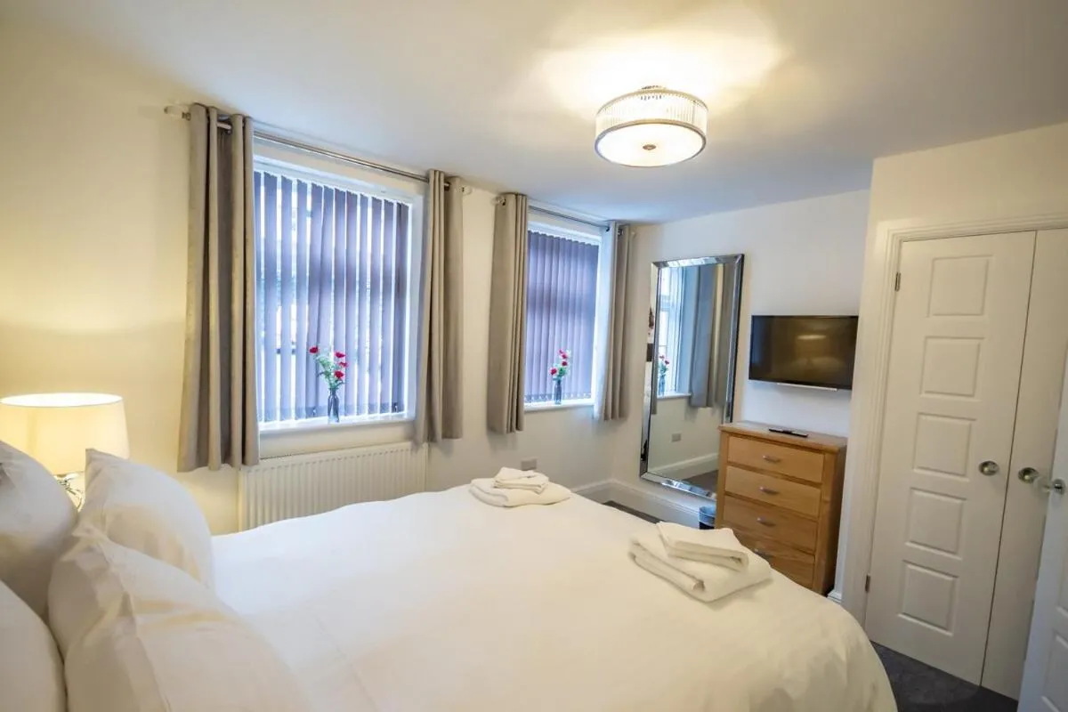 Luxury 4 bedroom ground floor apartment