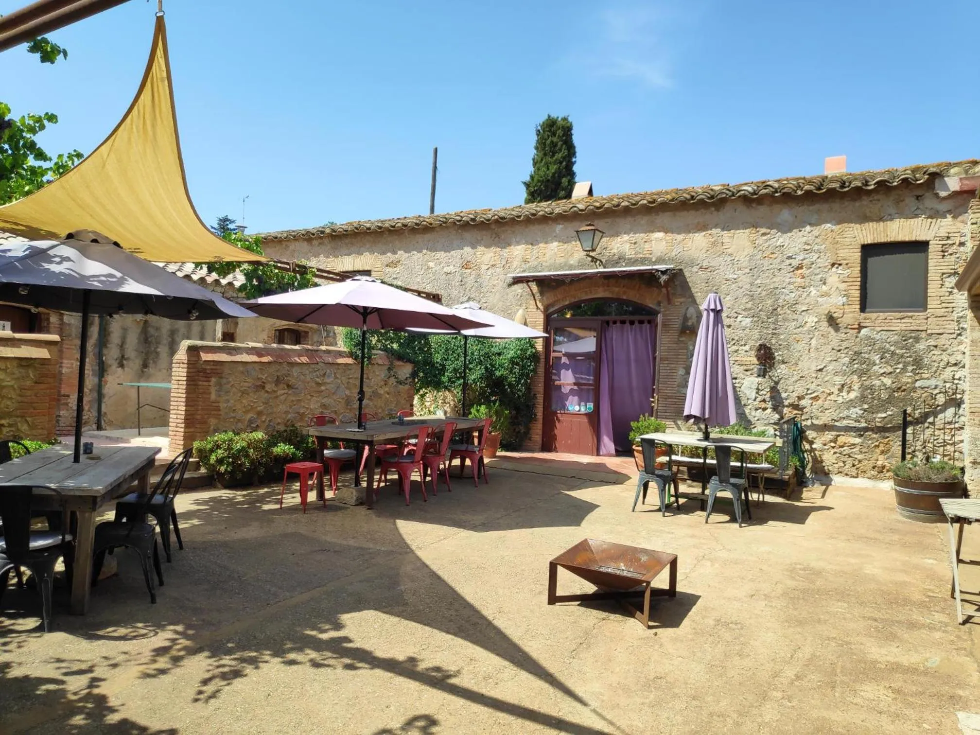 Garden in Mas Del Llop Blanc - Dog friendly Hostal Rural - B&B
