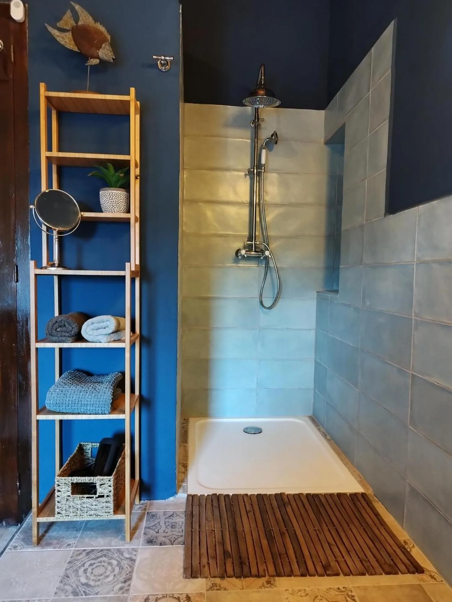 Shower in Mas Del Llop Blanc - Dog friendly Hostal Rural - B&B