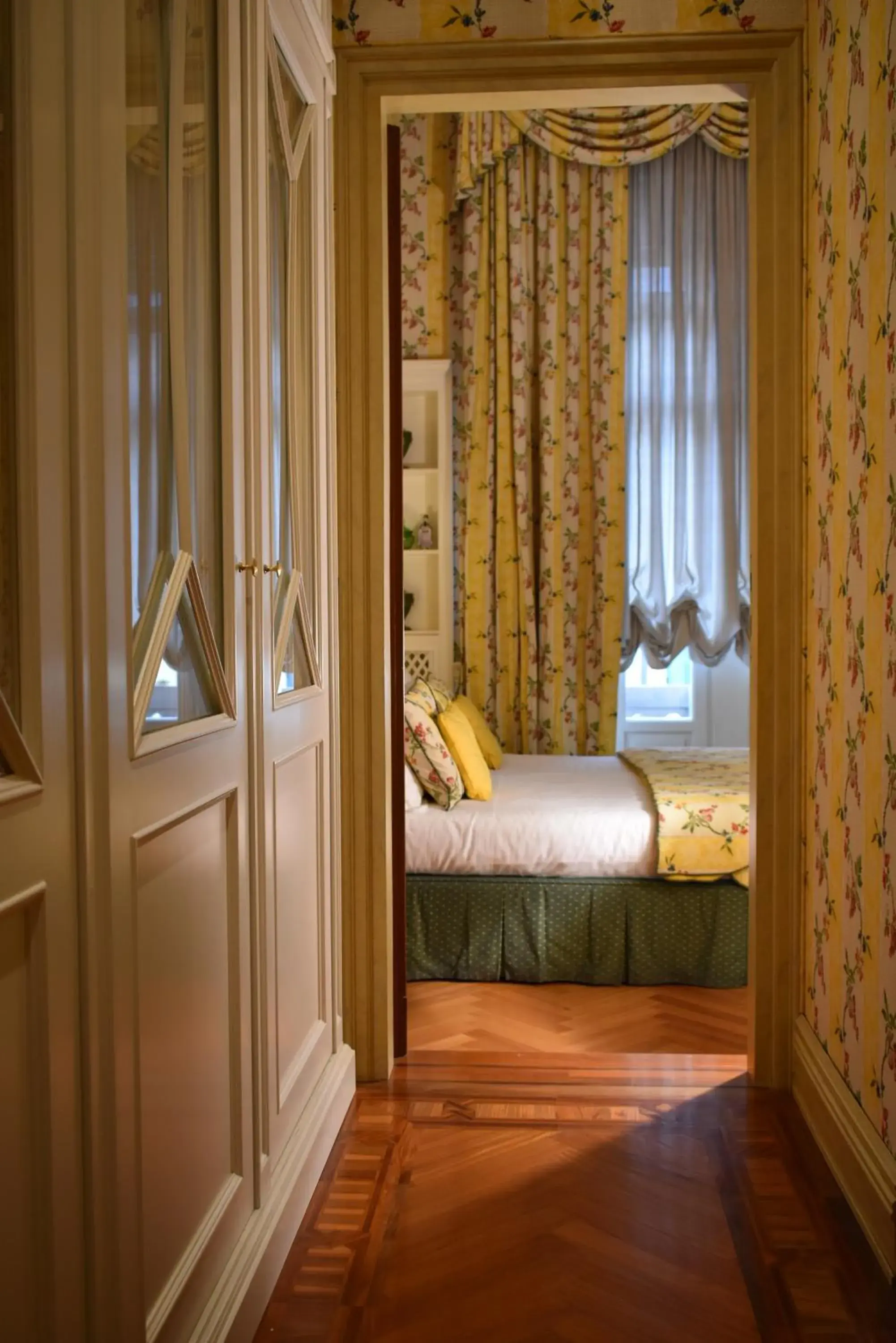 Deluxe Double Room with Balcony in Palazzina Mori - Luxury B&B Deluxe Double Room with Balcony in Palazzina Mori - Luxury B&B