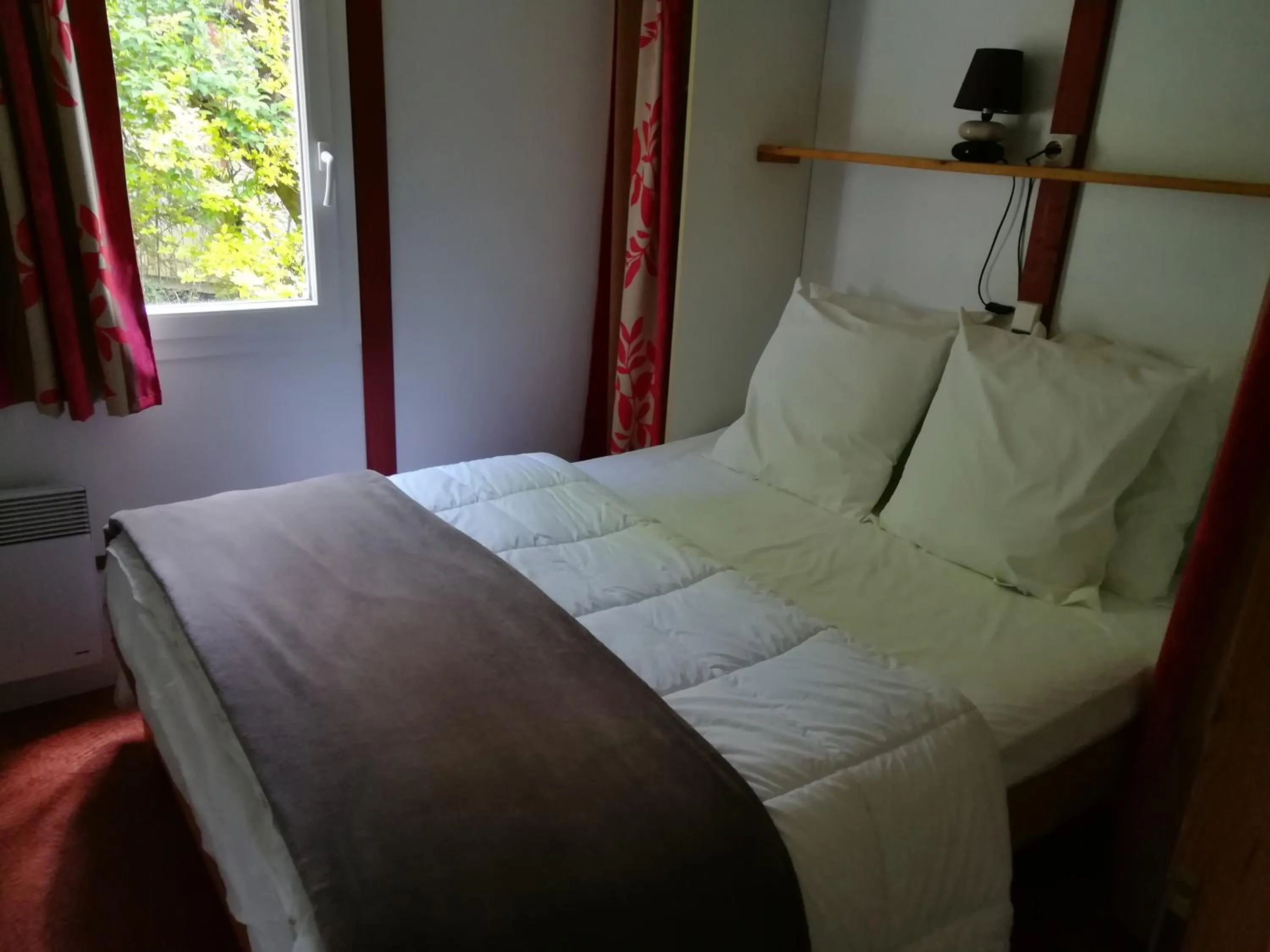 Bedroom, Bed in Les Chalets d'Argentouleau