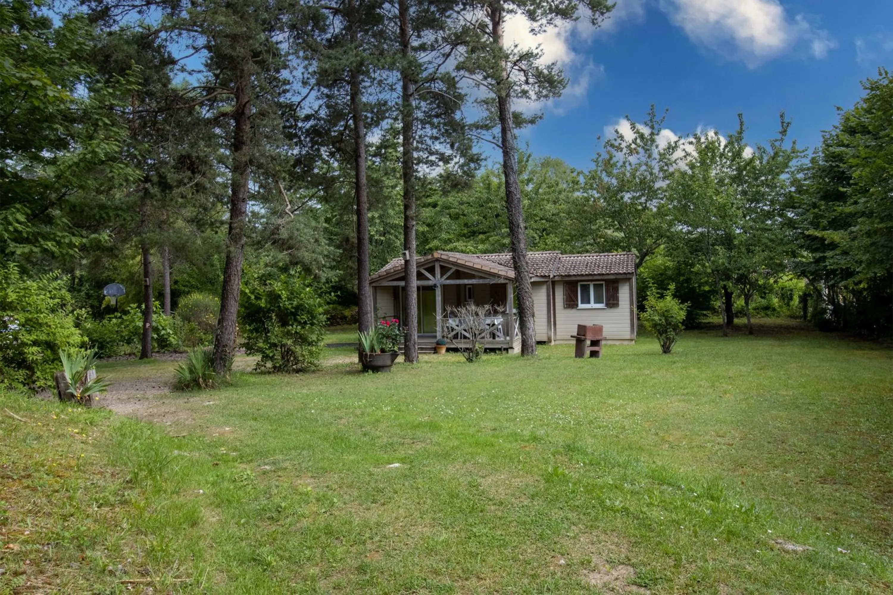 Garden view in Les Chalets d'Argentouleau