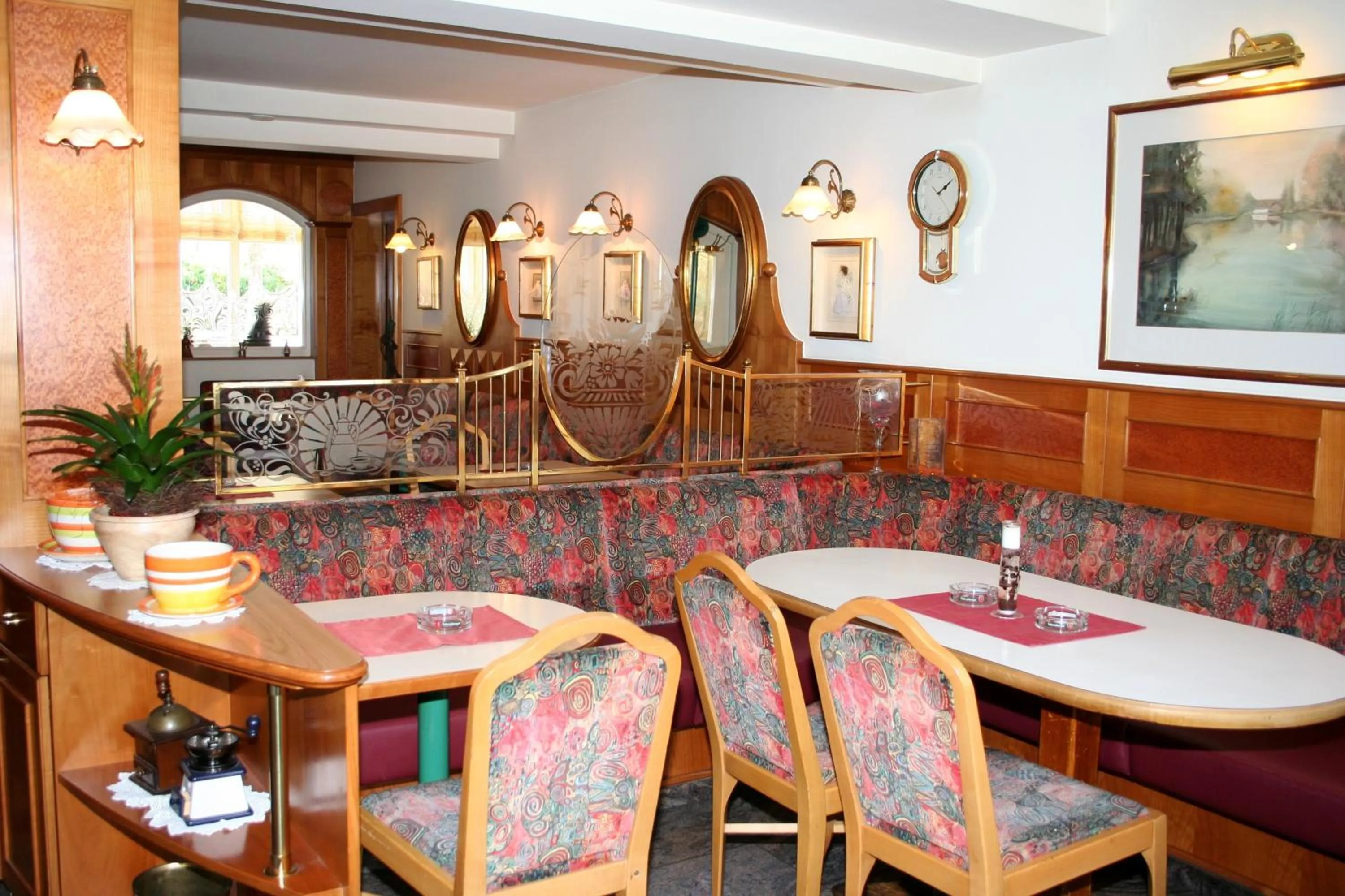 Restaurant/places to eat in Hotel Cafe Lorenz