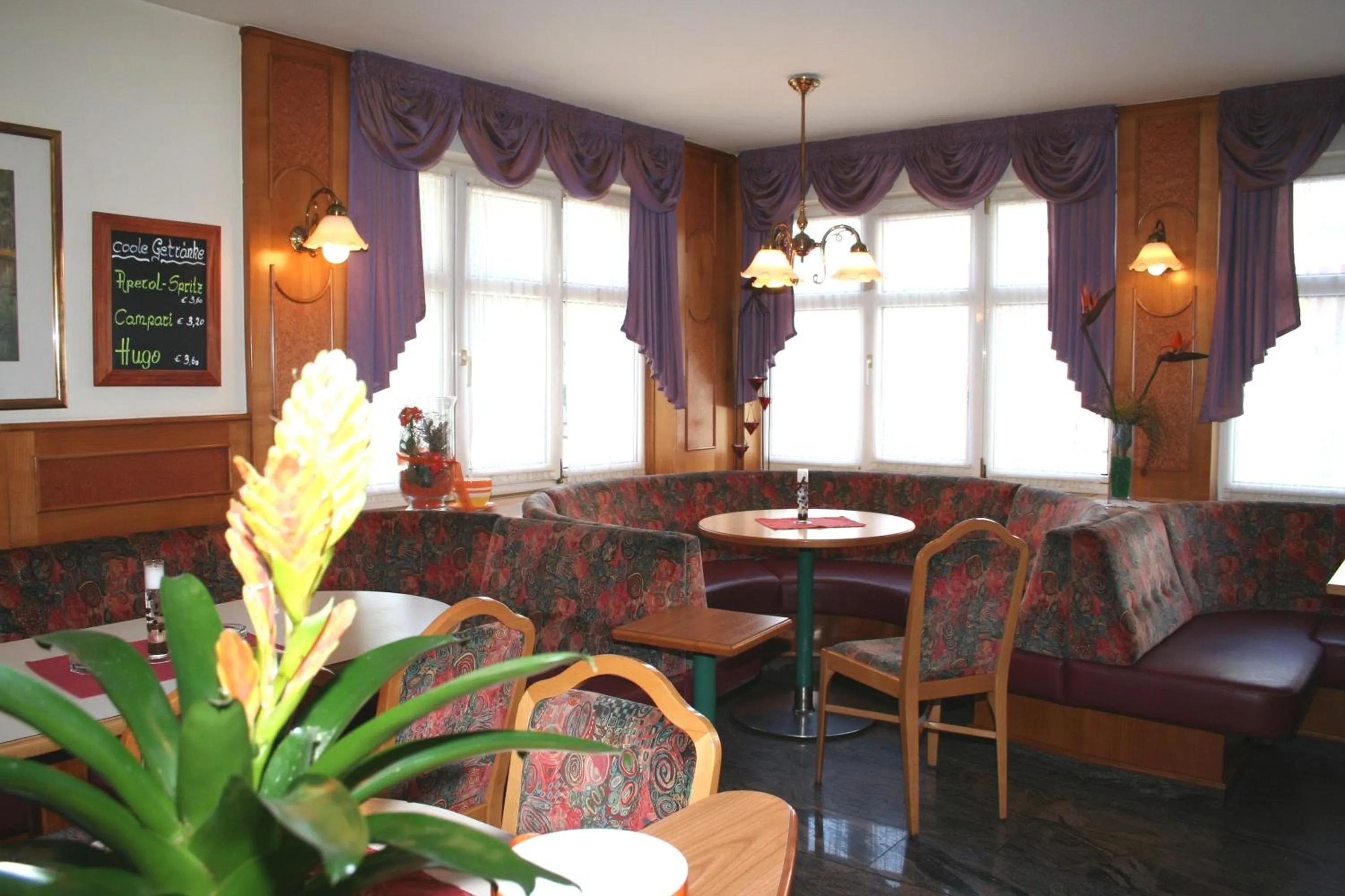 Restaurant/places to eat in Hotel Cafe Lorenz
