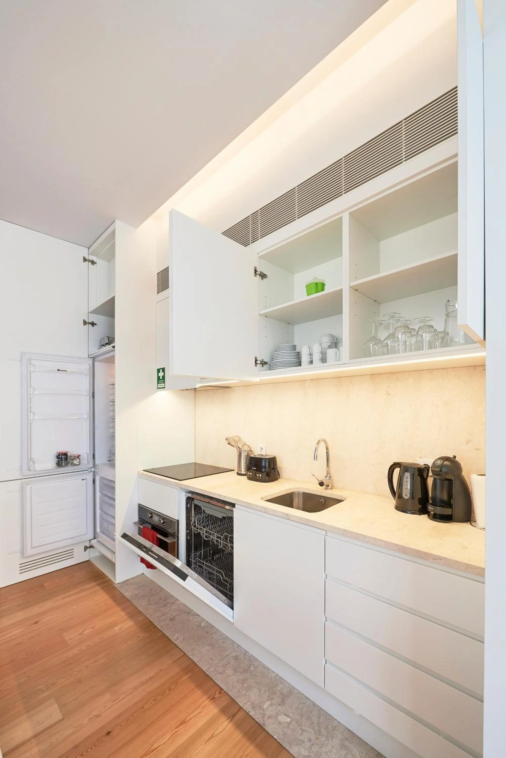 Kitchen or kitchenette in Ouro Grand by Level Residences