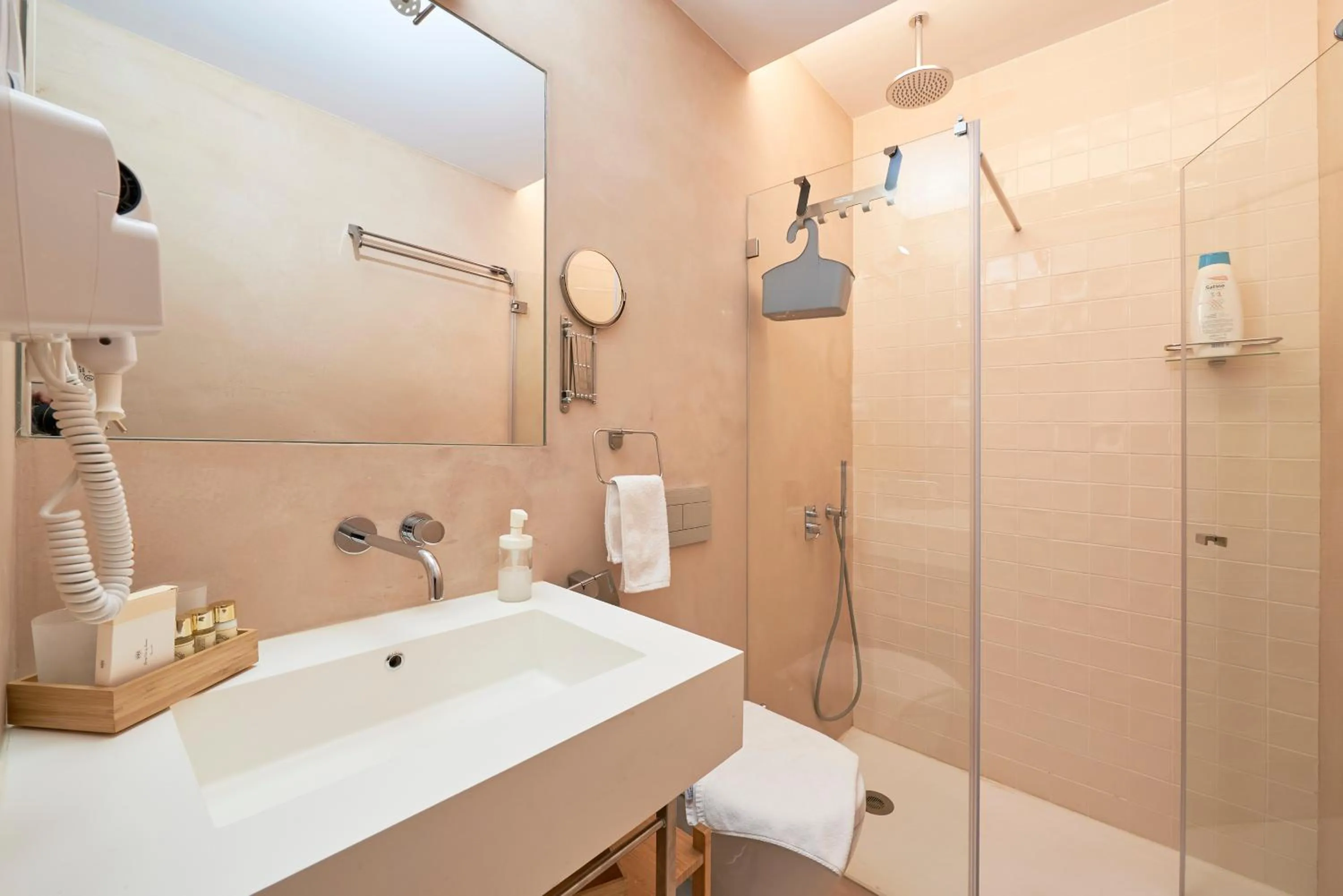 Shower in Ouro Grand by Level Residences