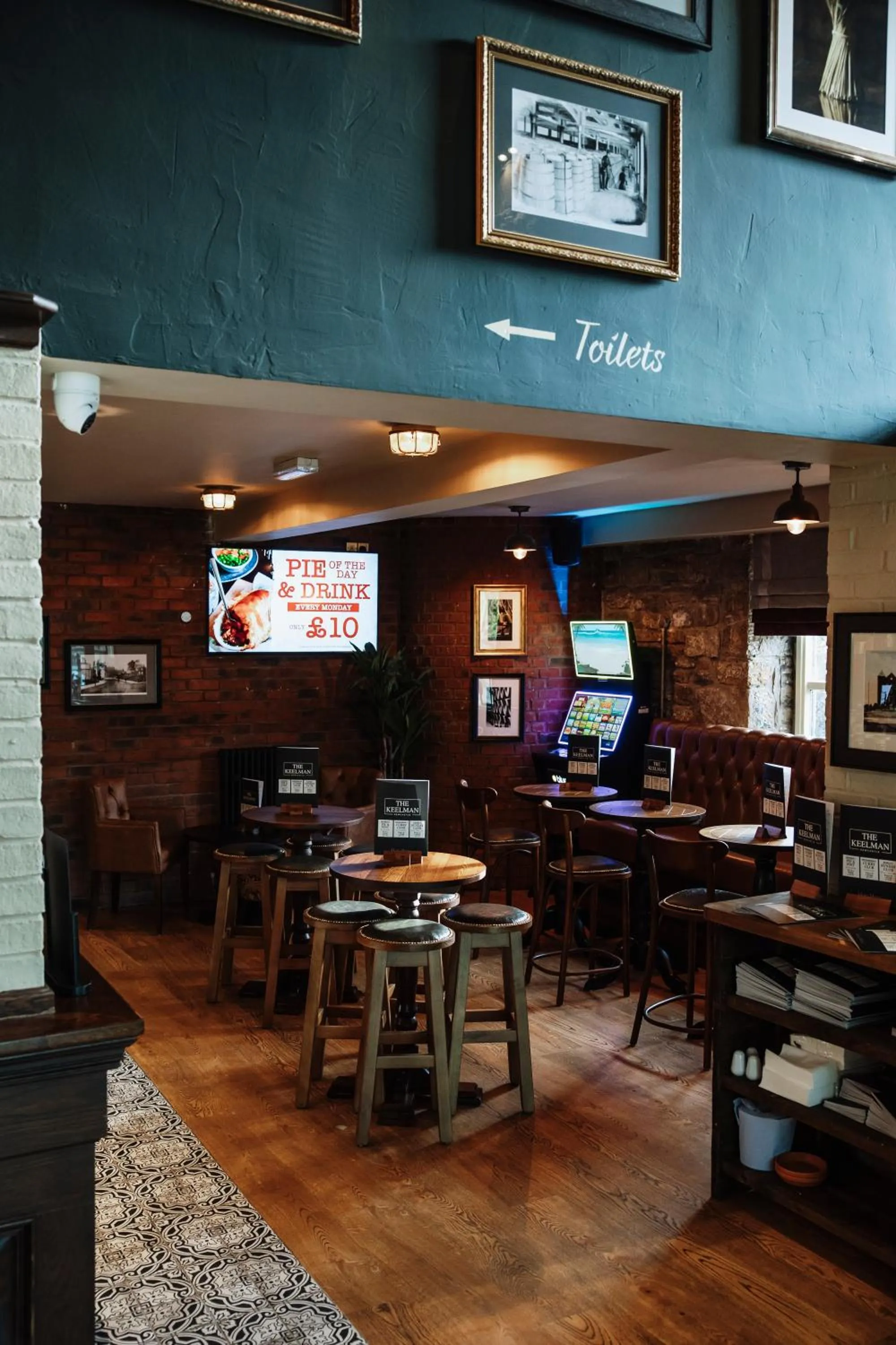 Lounge or bar in The Keelman