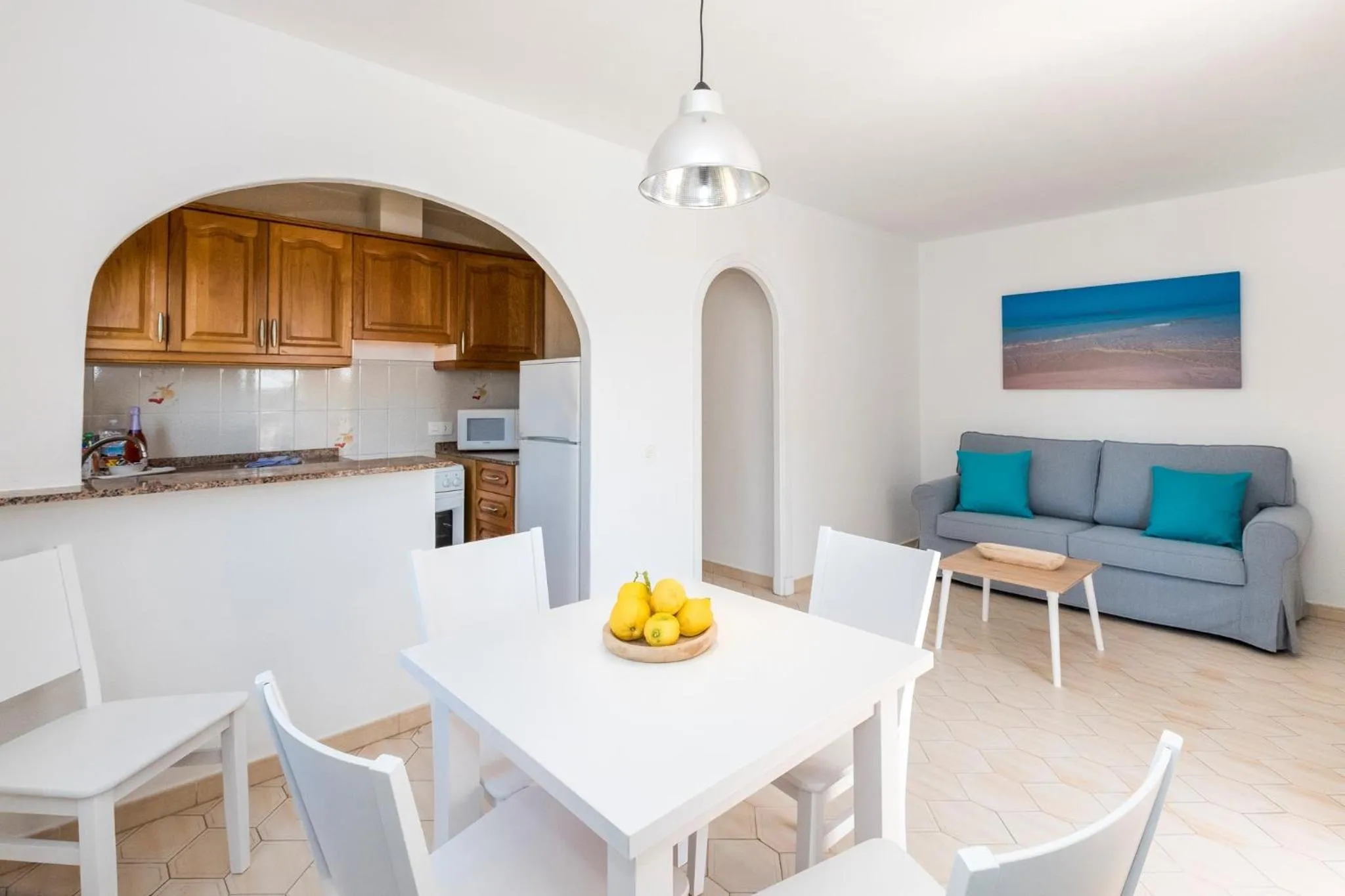 Kitchen or kitchenette in Girasols Gardens Sup