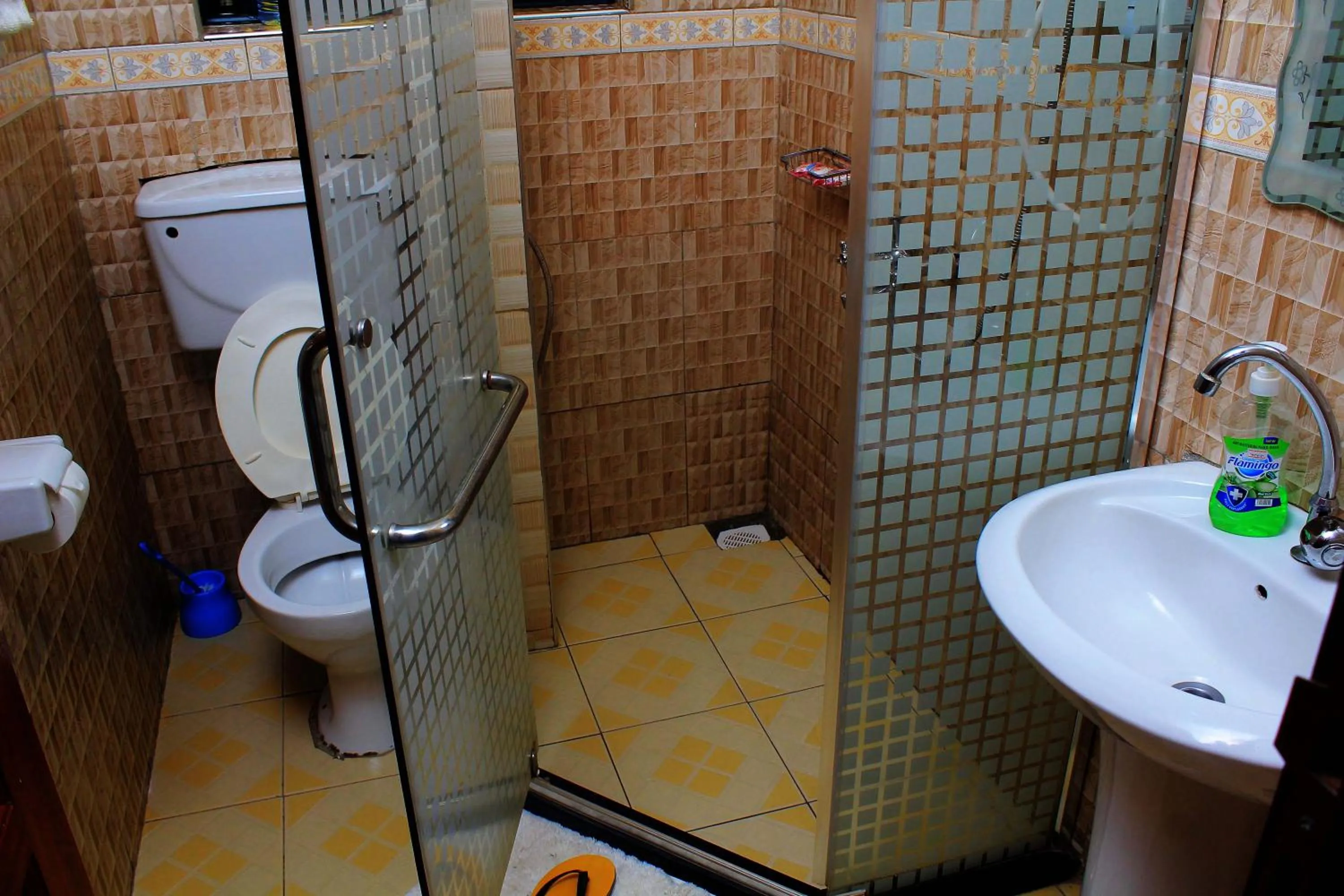 Shower in MAMIKKI Hotel Apartments
