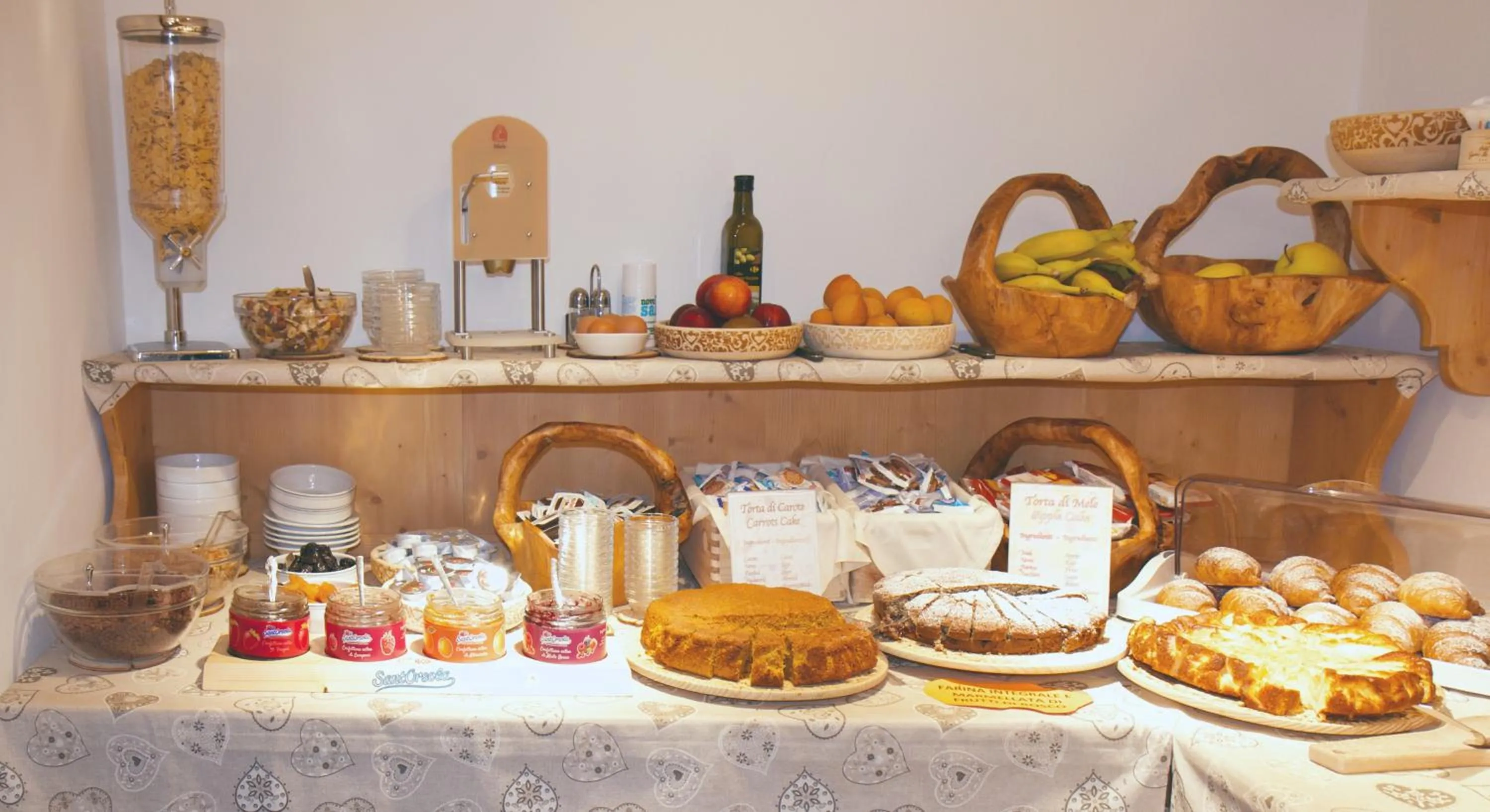 Buffet breakfast in Hotel La Palù