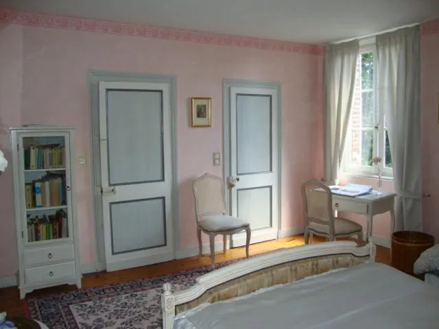 Bed in AU CHARME DES POMMIERS