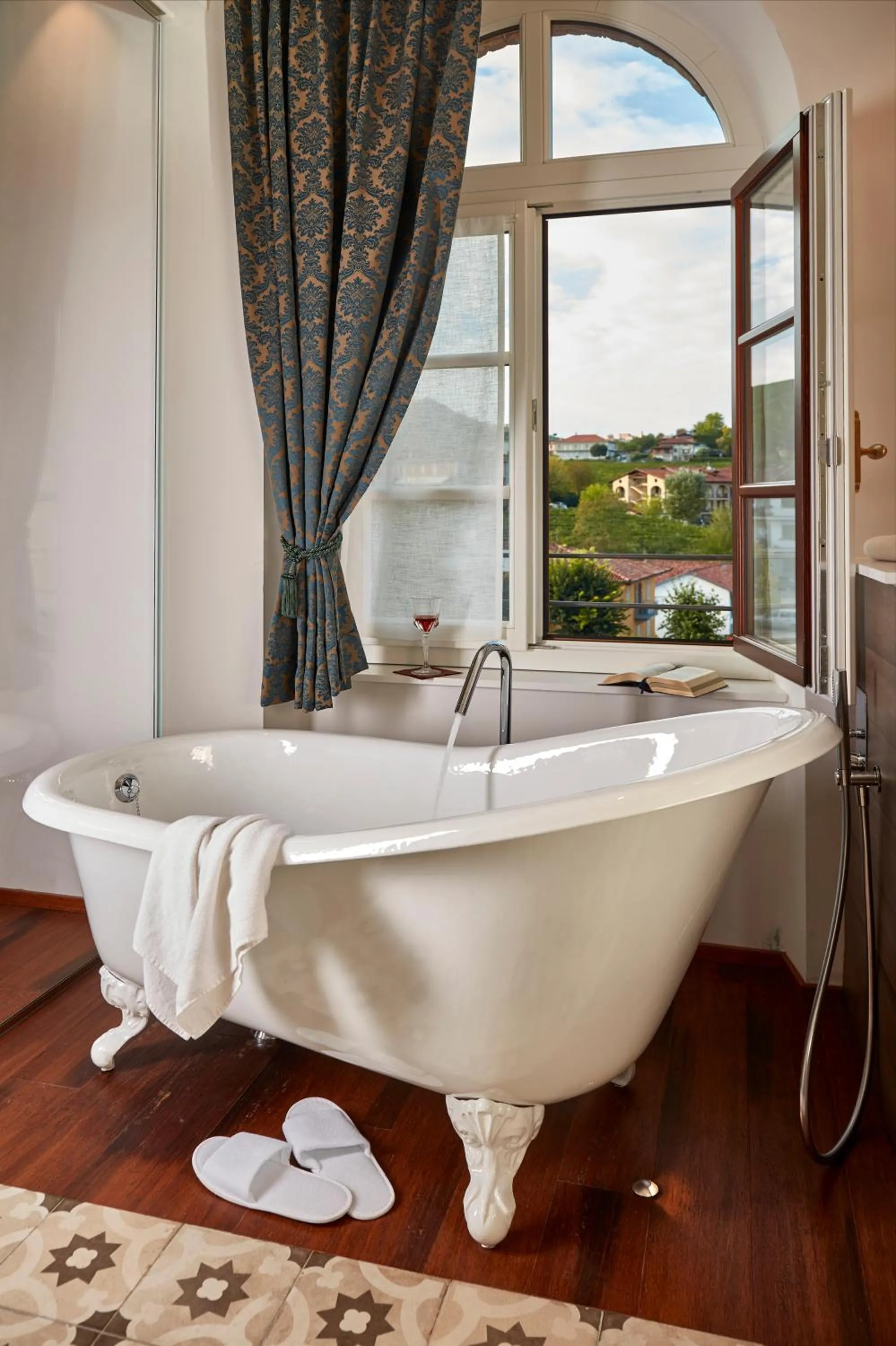Bathroom, Bed in Casa Svizzera Agriturismo