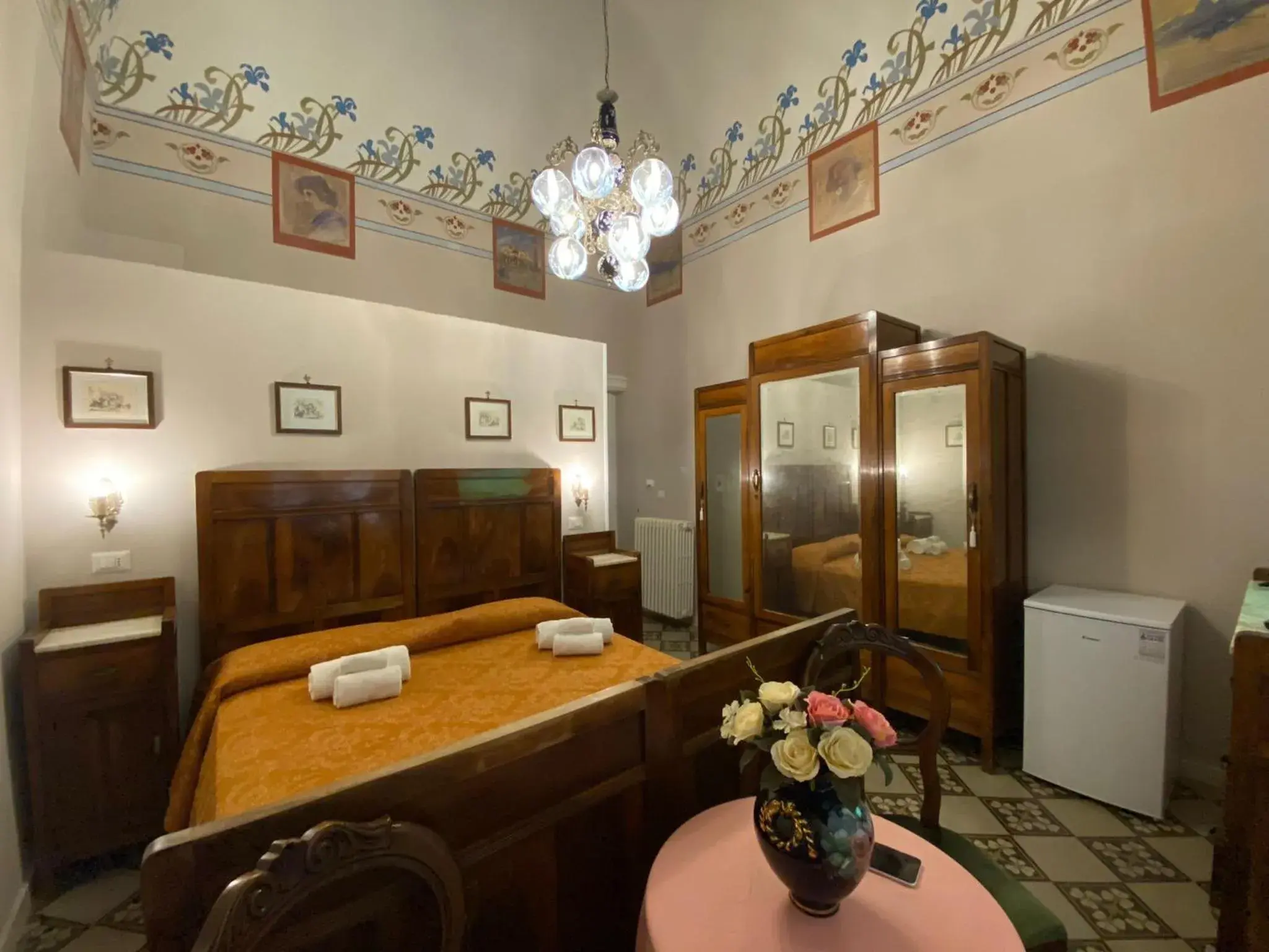 Classic Double Room with Balcony in Antico Palazzo Spinola Classic Double Room with Balcony in Antico Palazzo Spinola