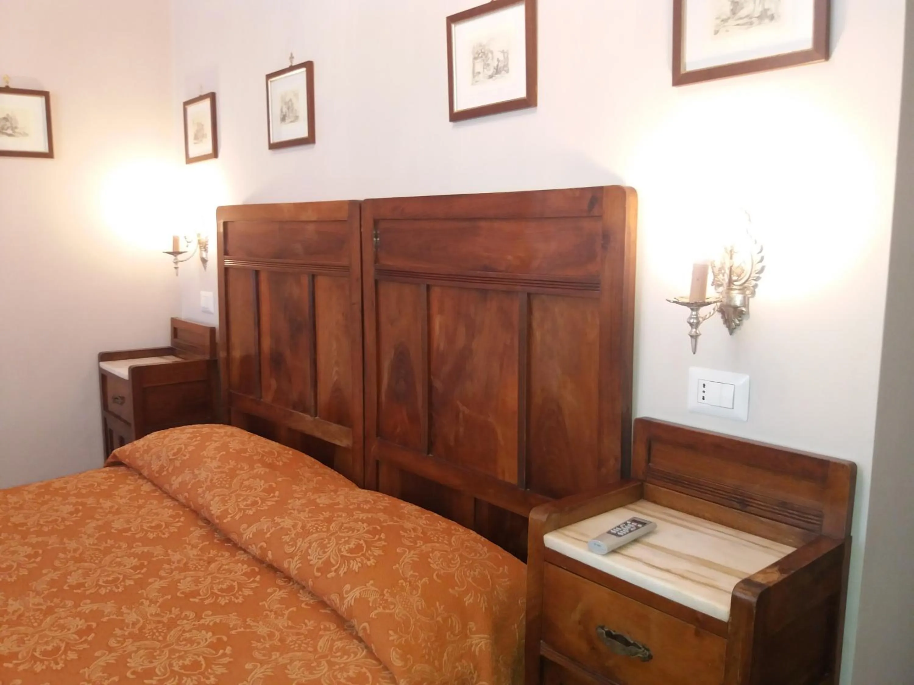 Bed in Antico Palazzo Spinola