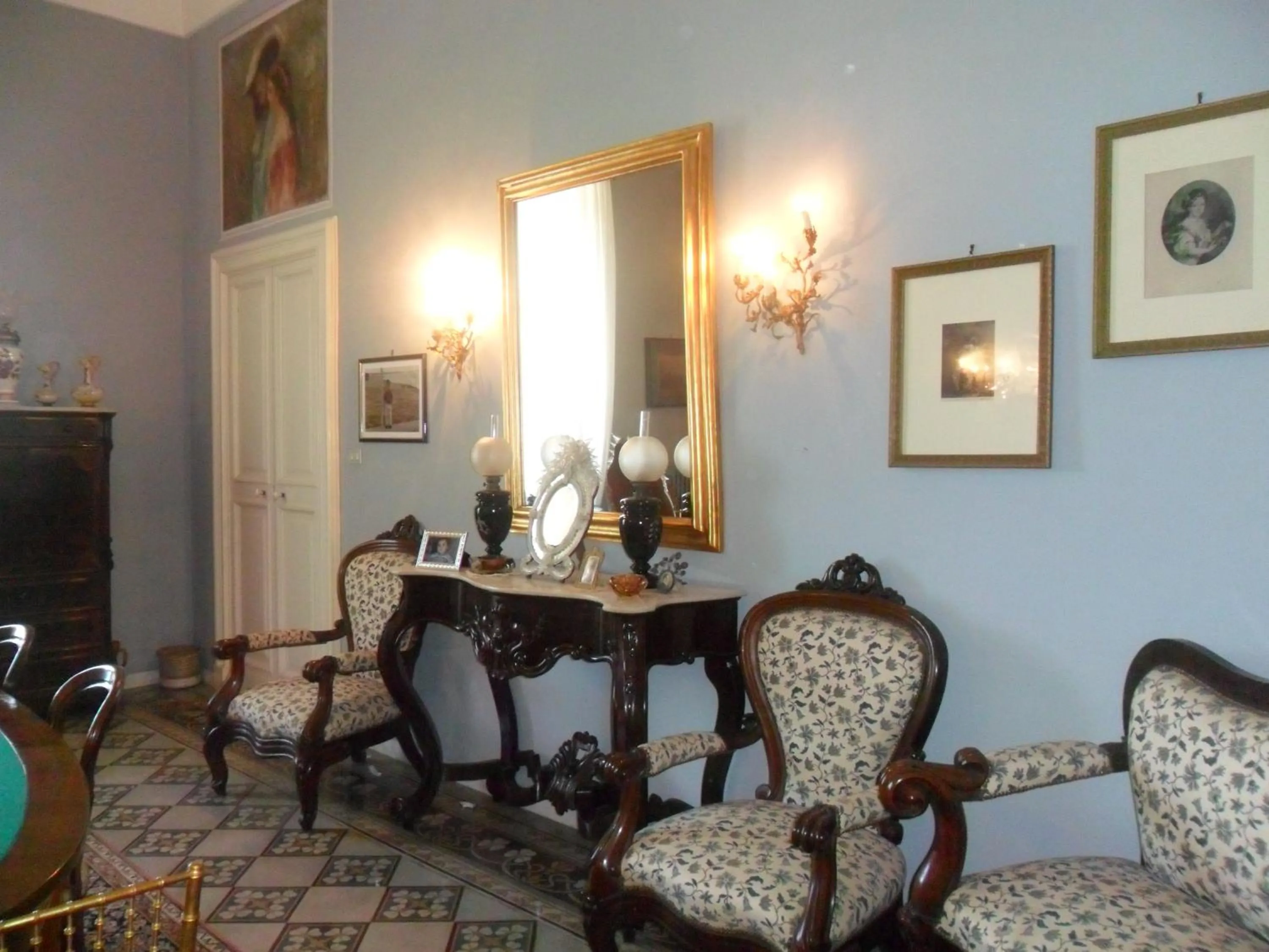 Communal lounge/ TV room in Antico Palazzo Spinola