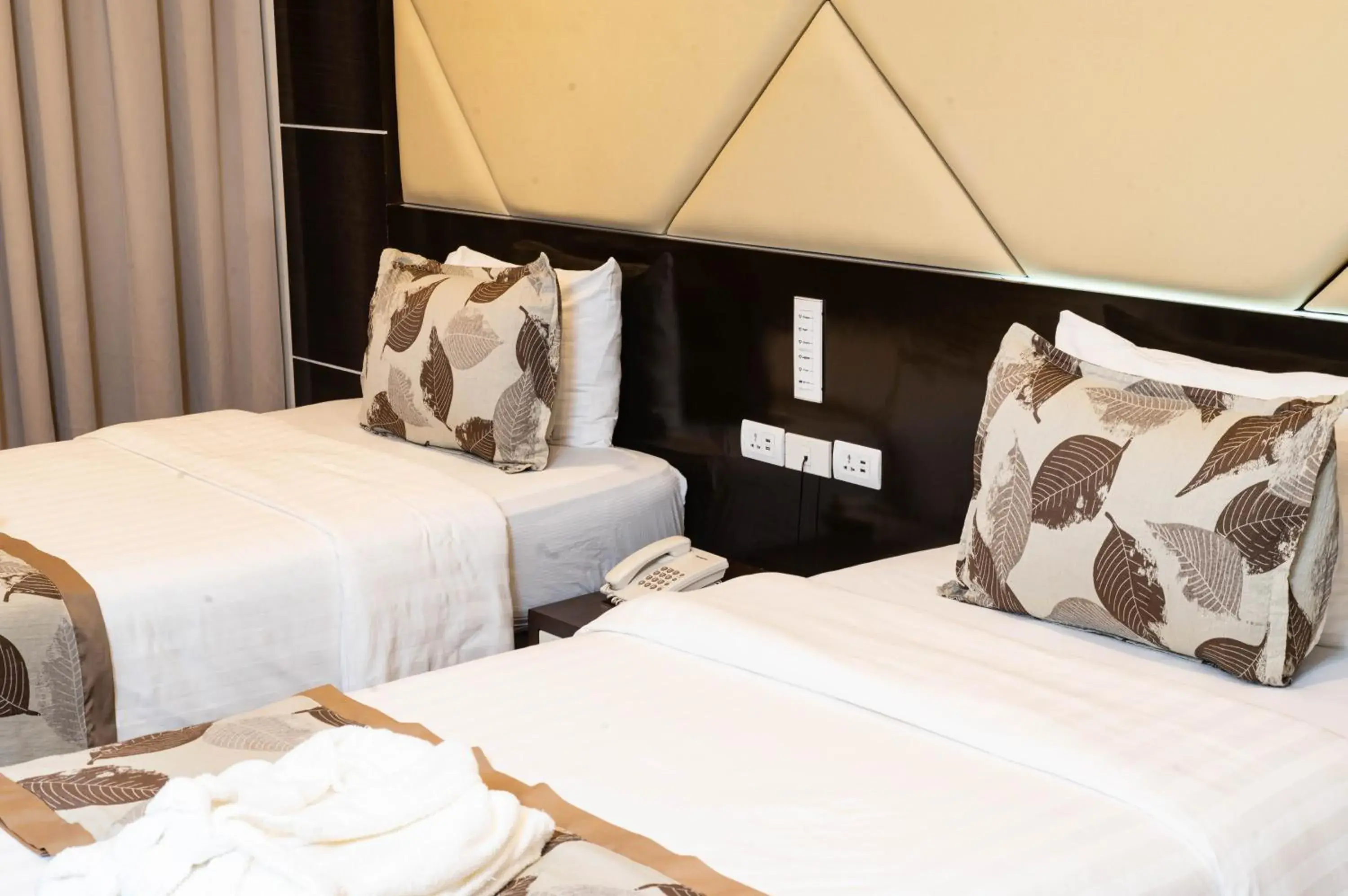 Deluxe Twin Room in The Apo View Hotel Deluxe Twin Room in The Apo View Hotel