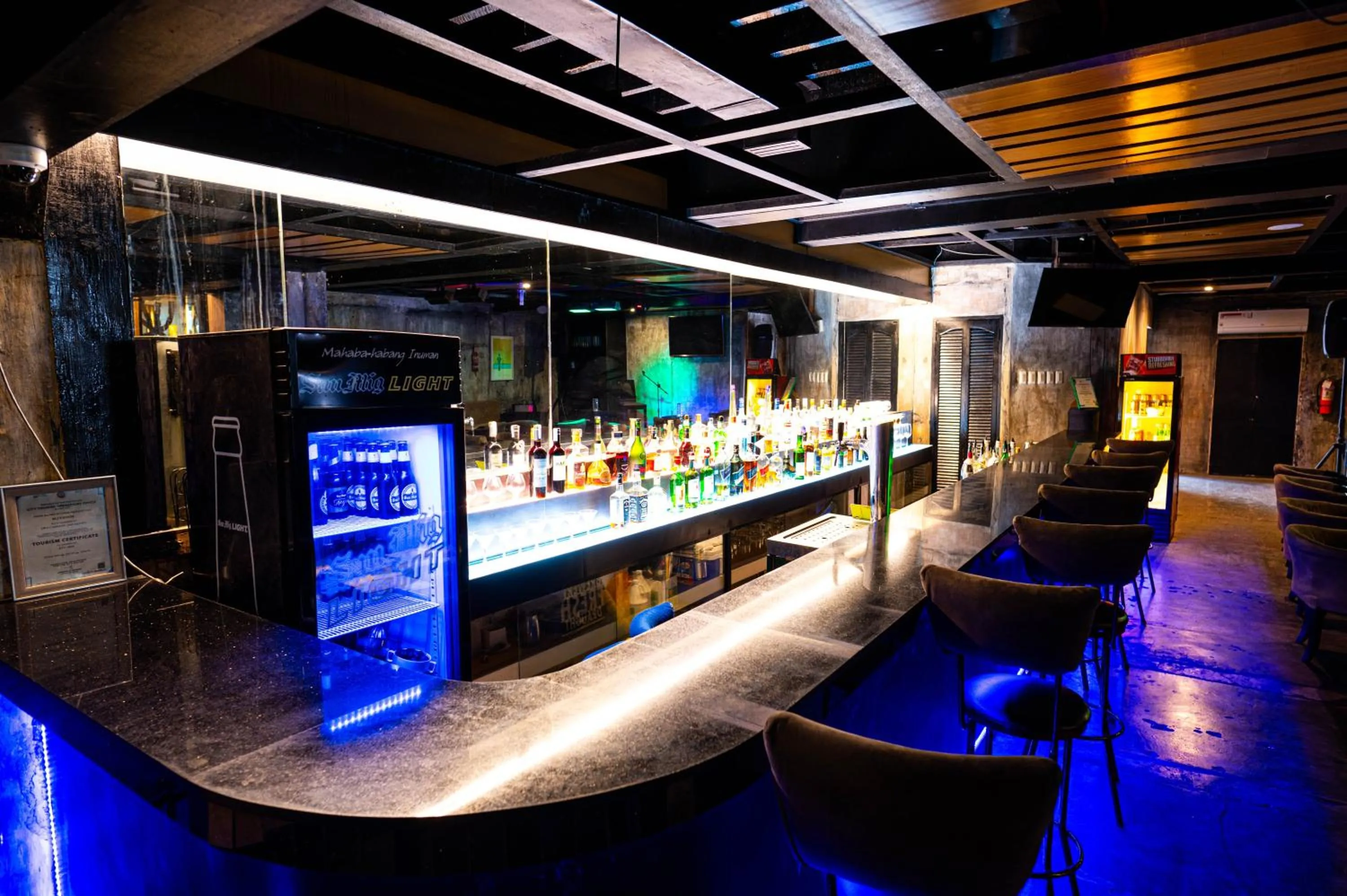 Lounge or bar in The Apo View Hotel