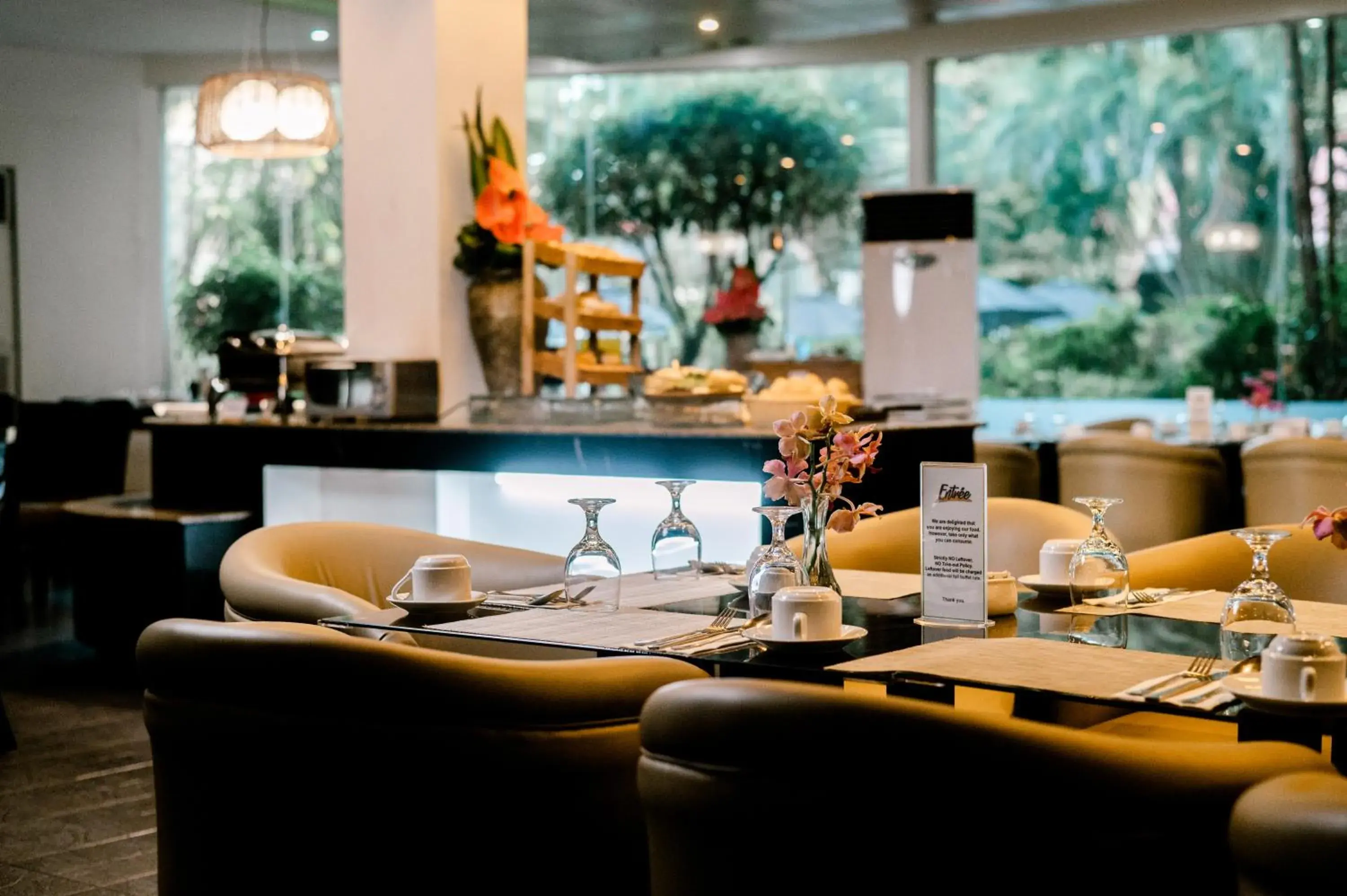 Restaurant/places to eat in The Apo View Hotel Restaurant/places to eat in The Apo View Hotel