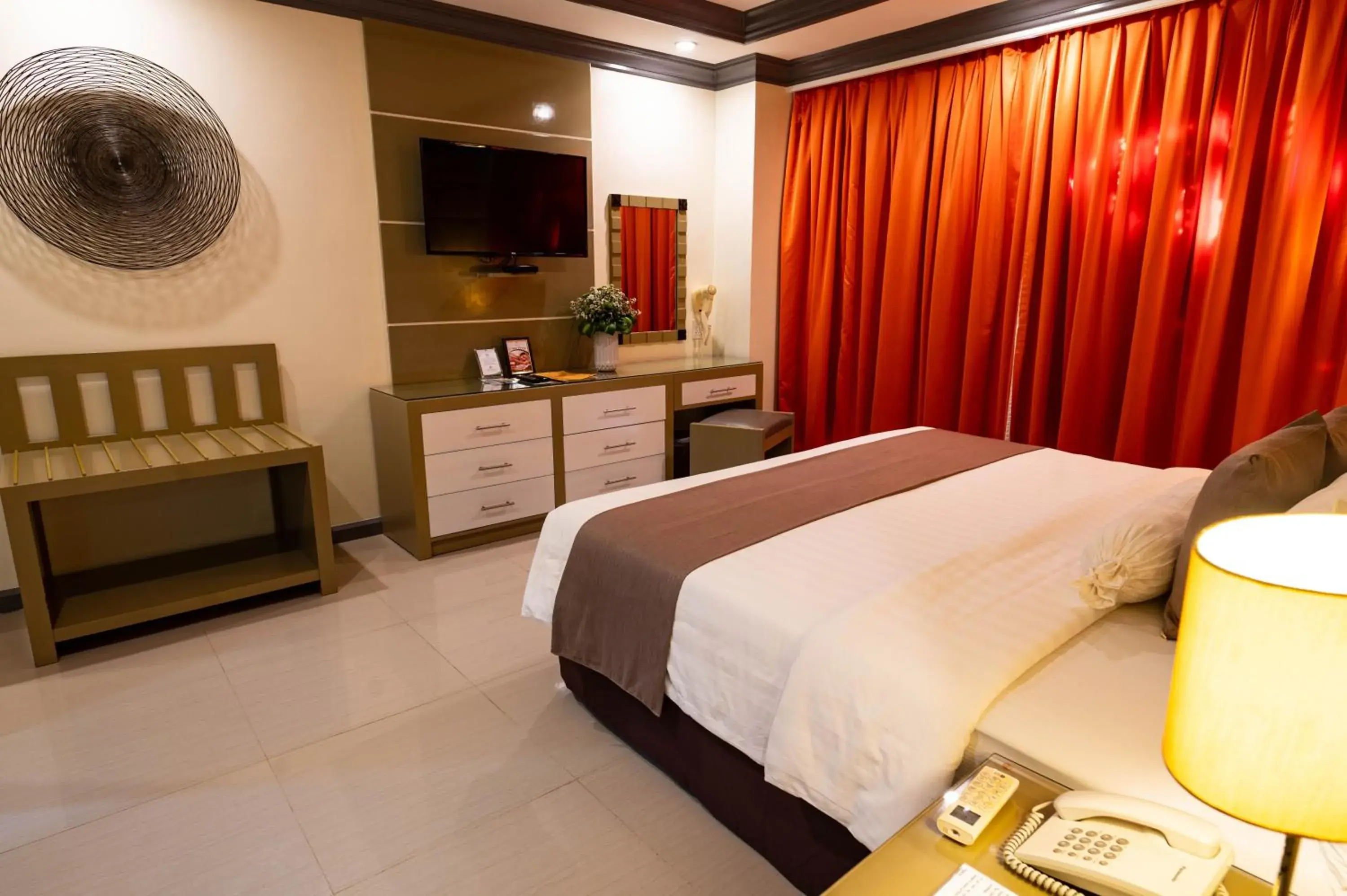 TV and multimedia, Bed in The Apo View Hotel TV and multimedia, Bed in The Apo View Hotel