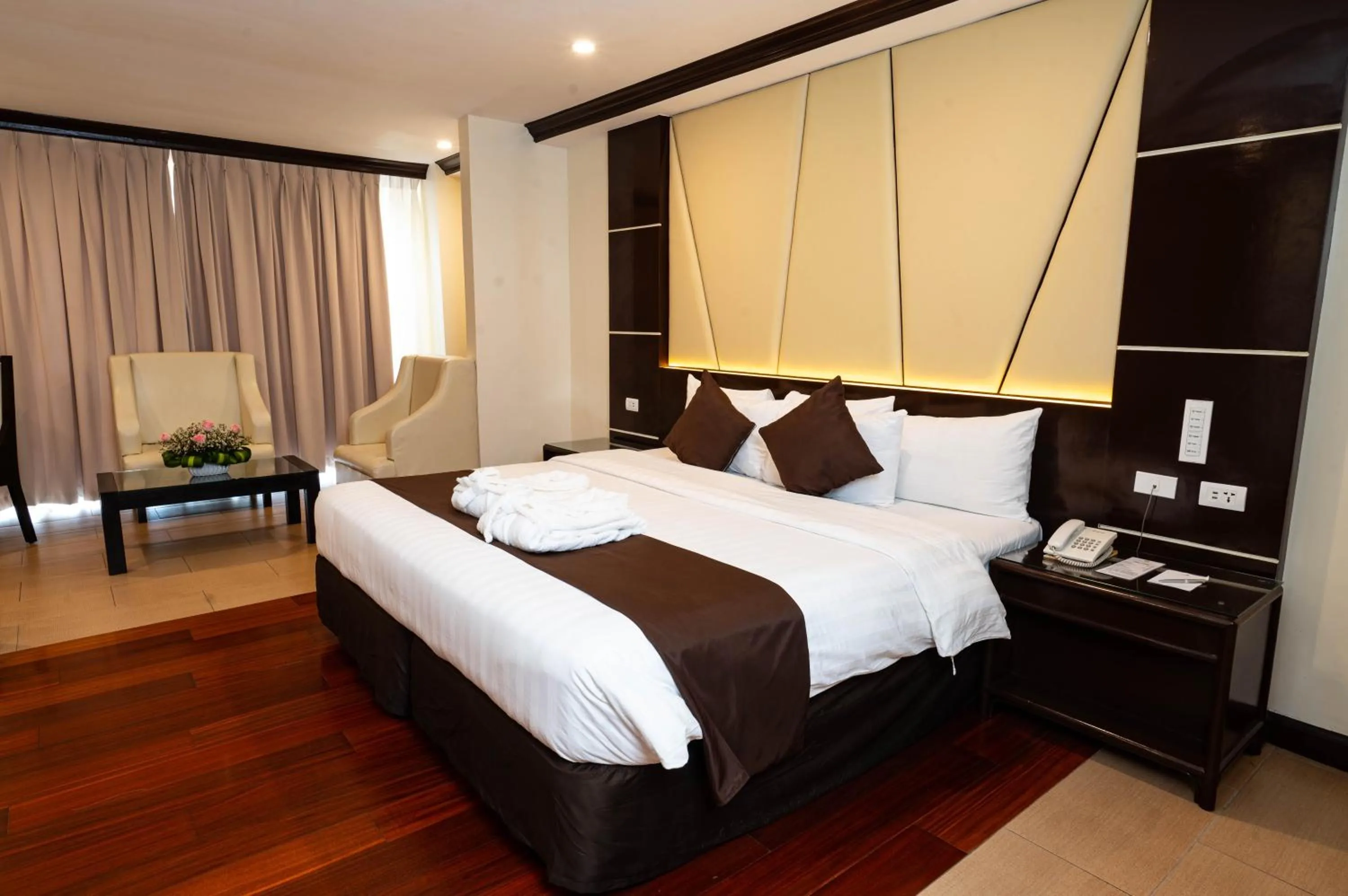 Bedroom, Bed in The Apo View Hotel