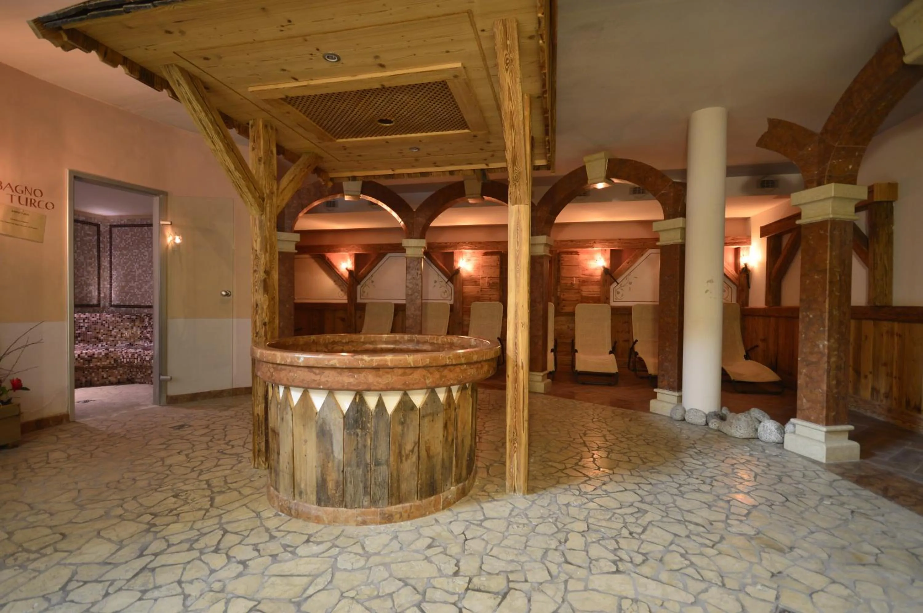 Spa and wellness centre/facilities in Hotel Villa Fosine