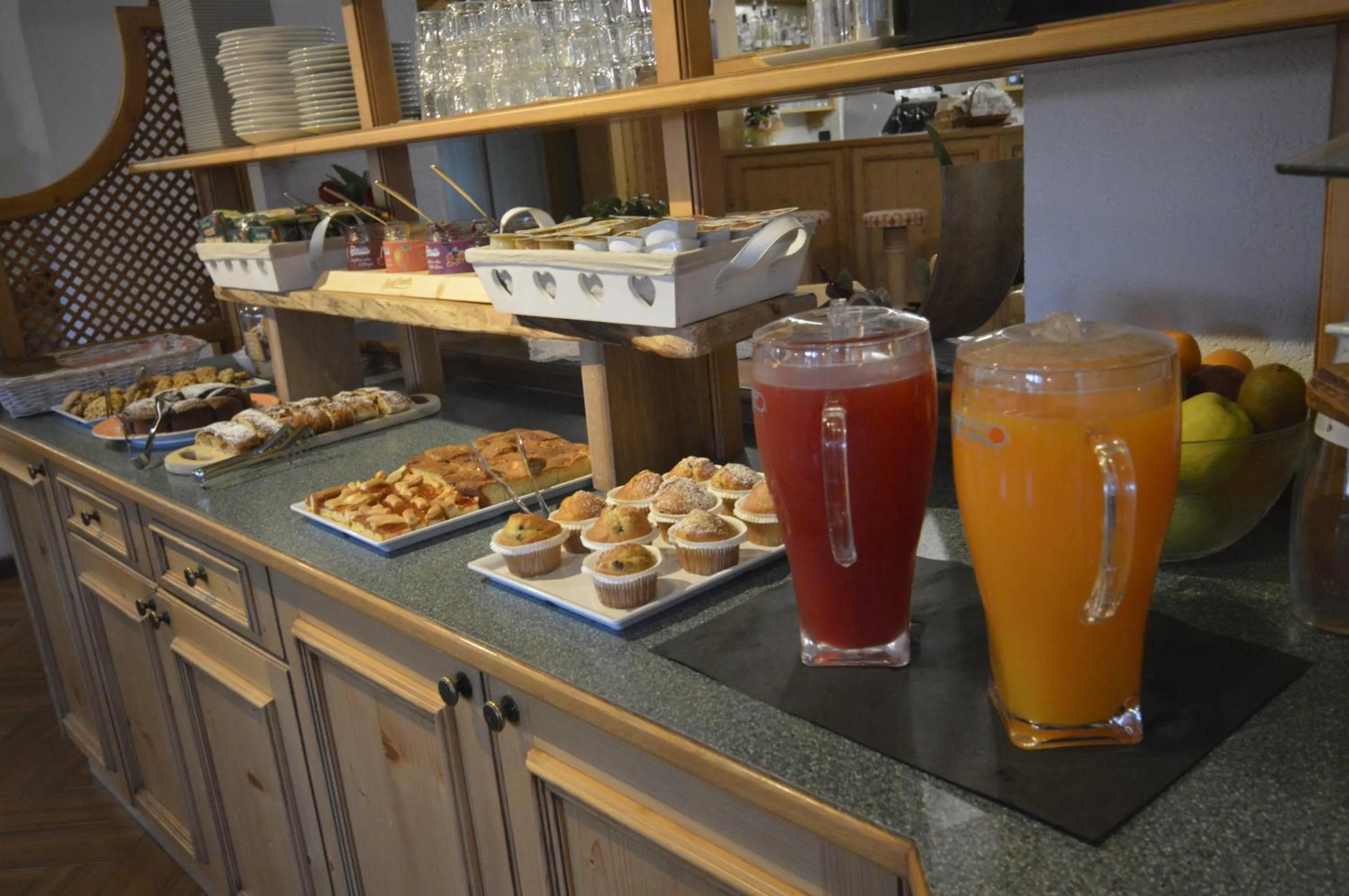 Food and drinks in Hotel Villa Fosine