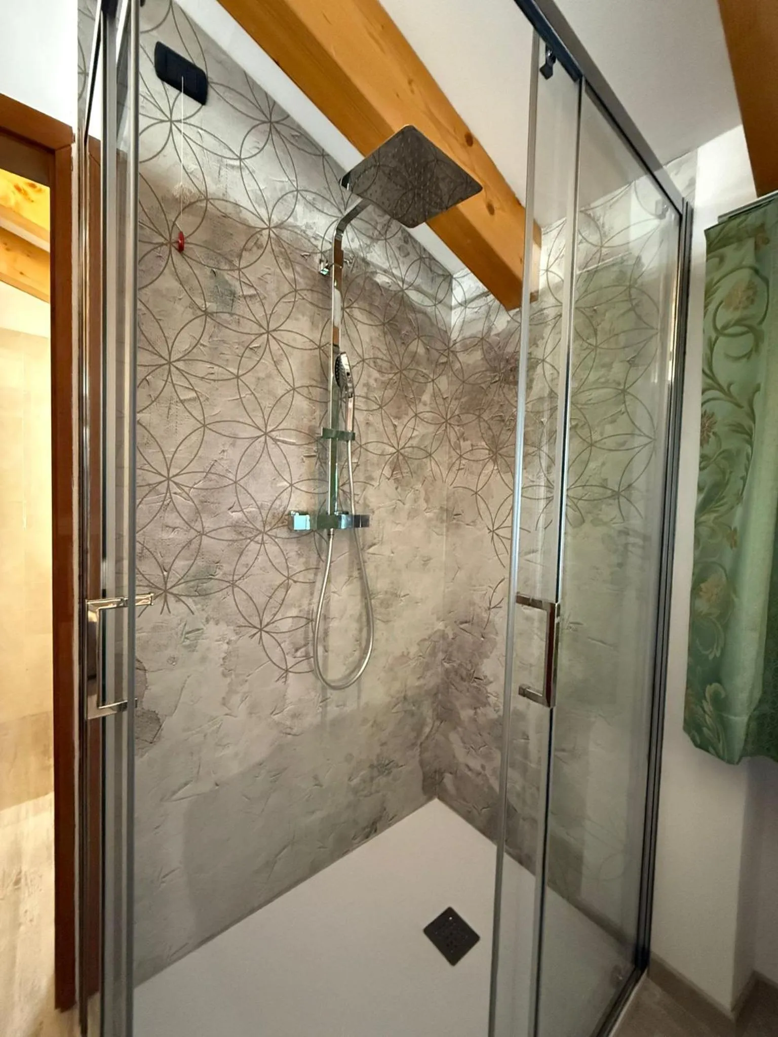 Shower in Hotel Villa Fosine