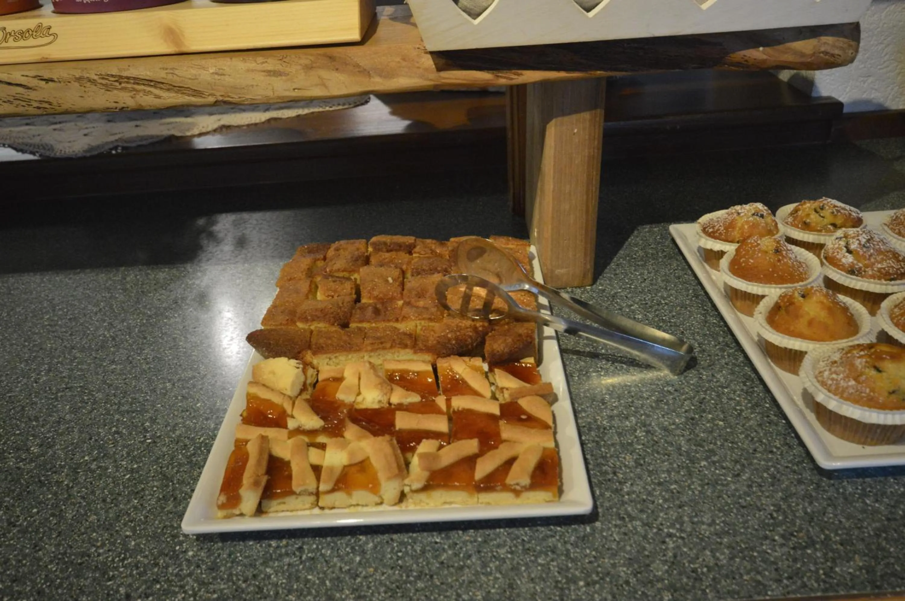 Buffet breakfast in Hotel Villa Fosine