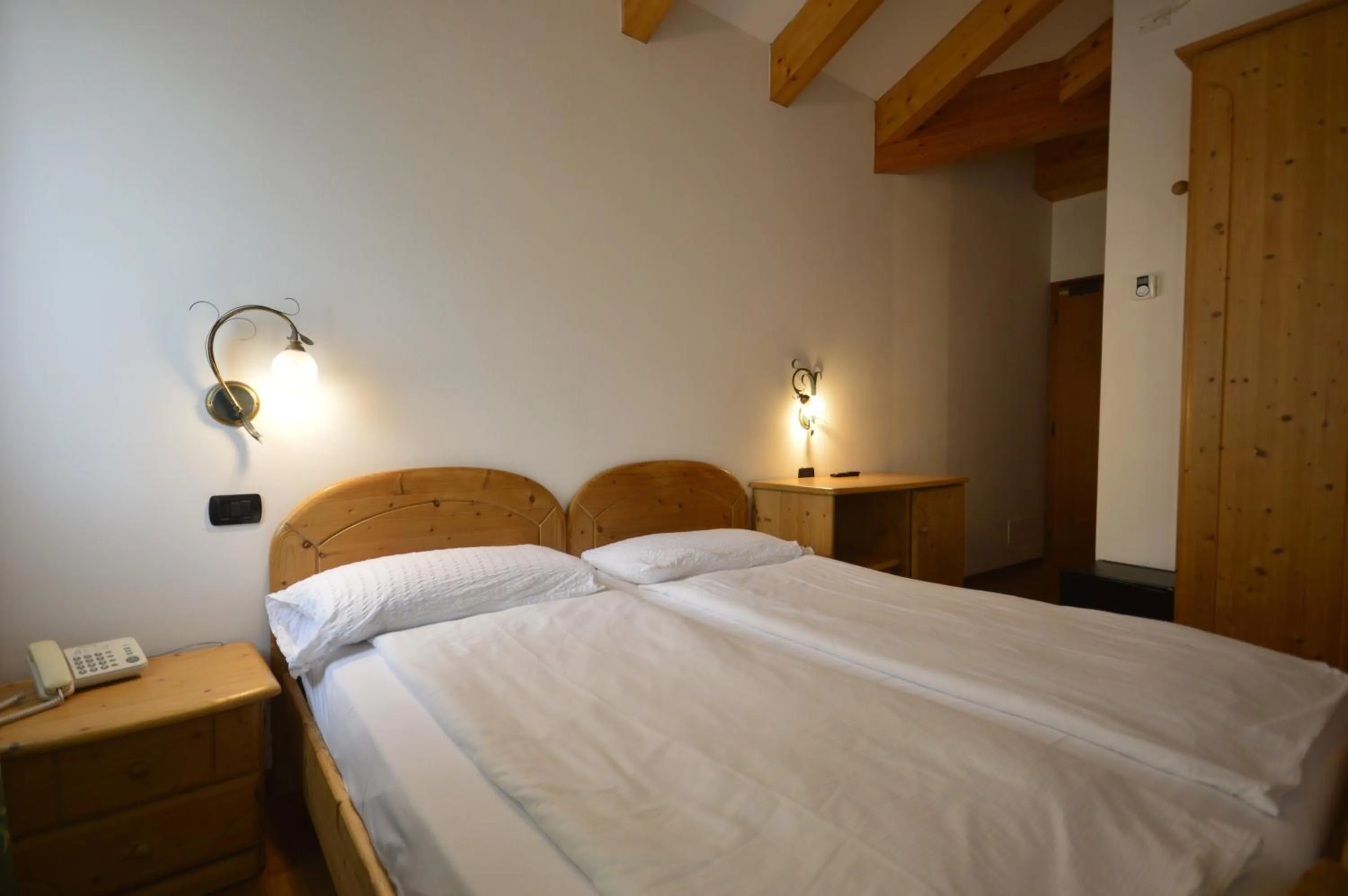 Photo of the whole room, Bed in Hotel Villa Fosine