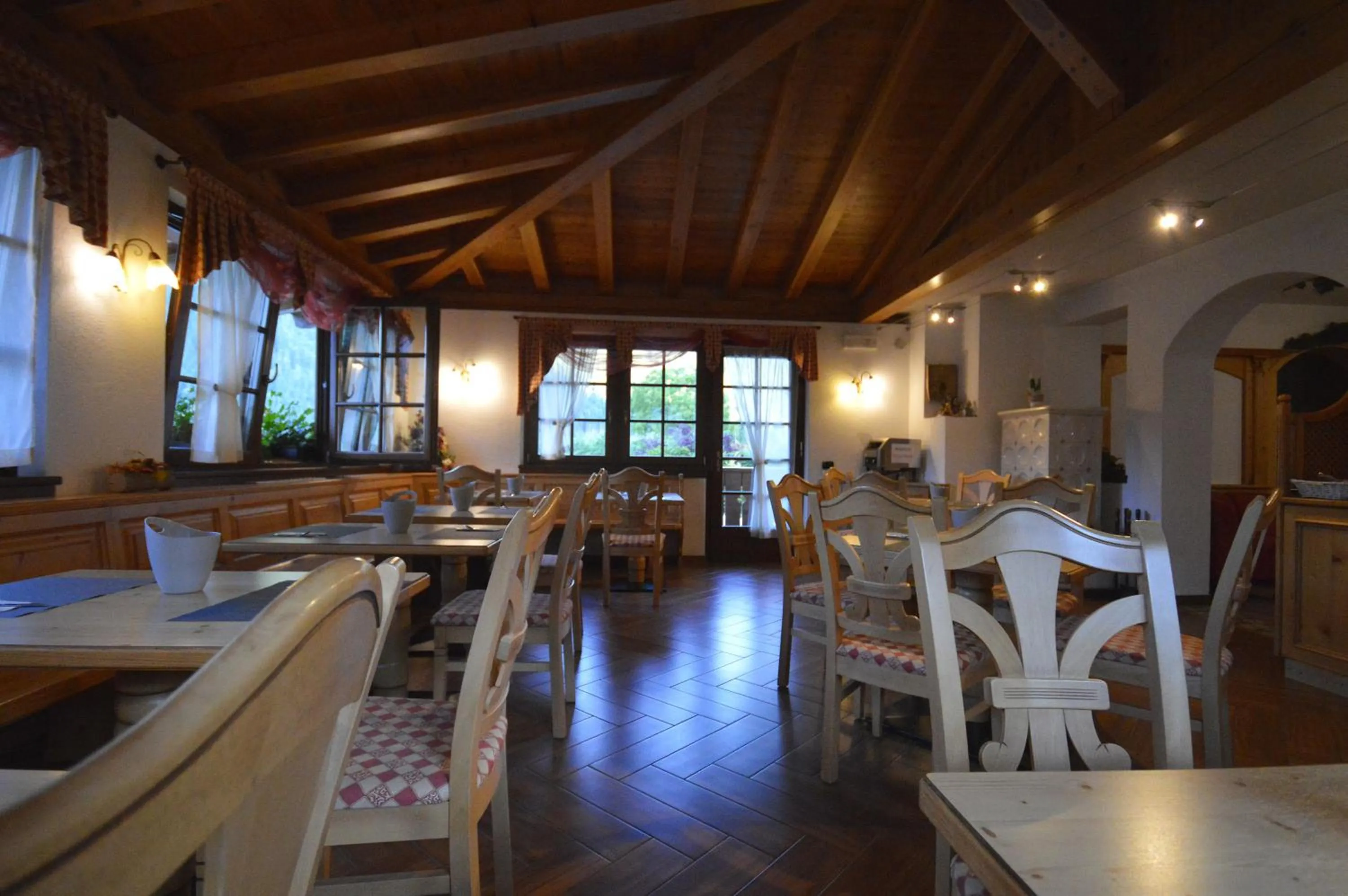 Restaurant/places to eat in Hotel Villa Fosine