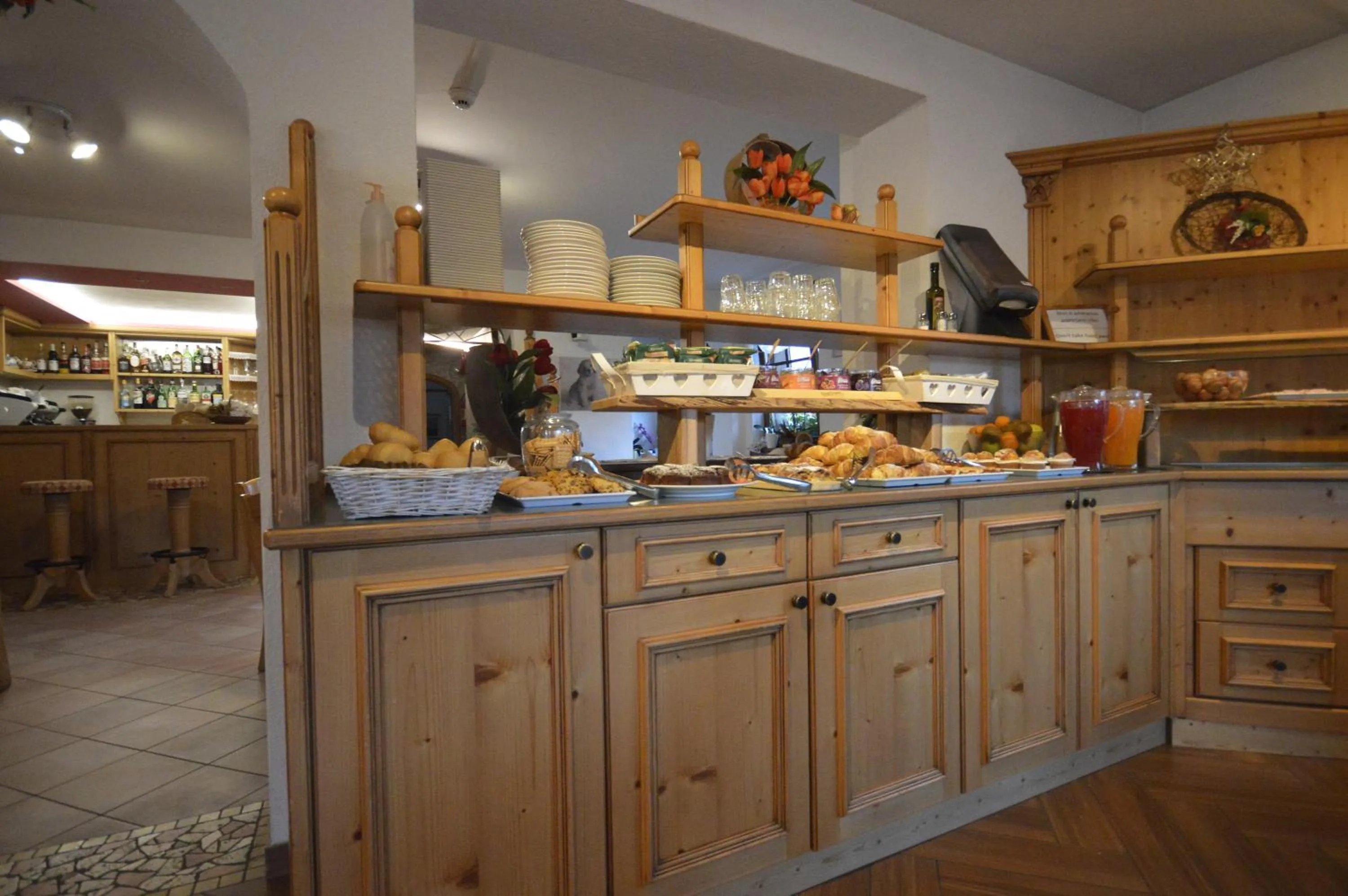 Food and drinks in Hotel Villa Fosine