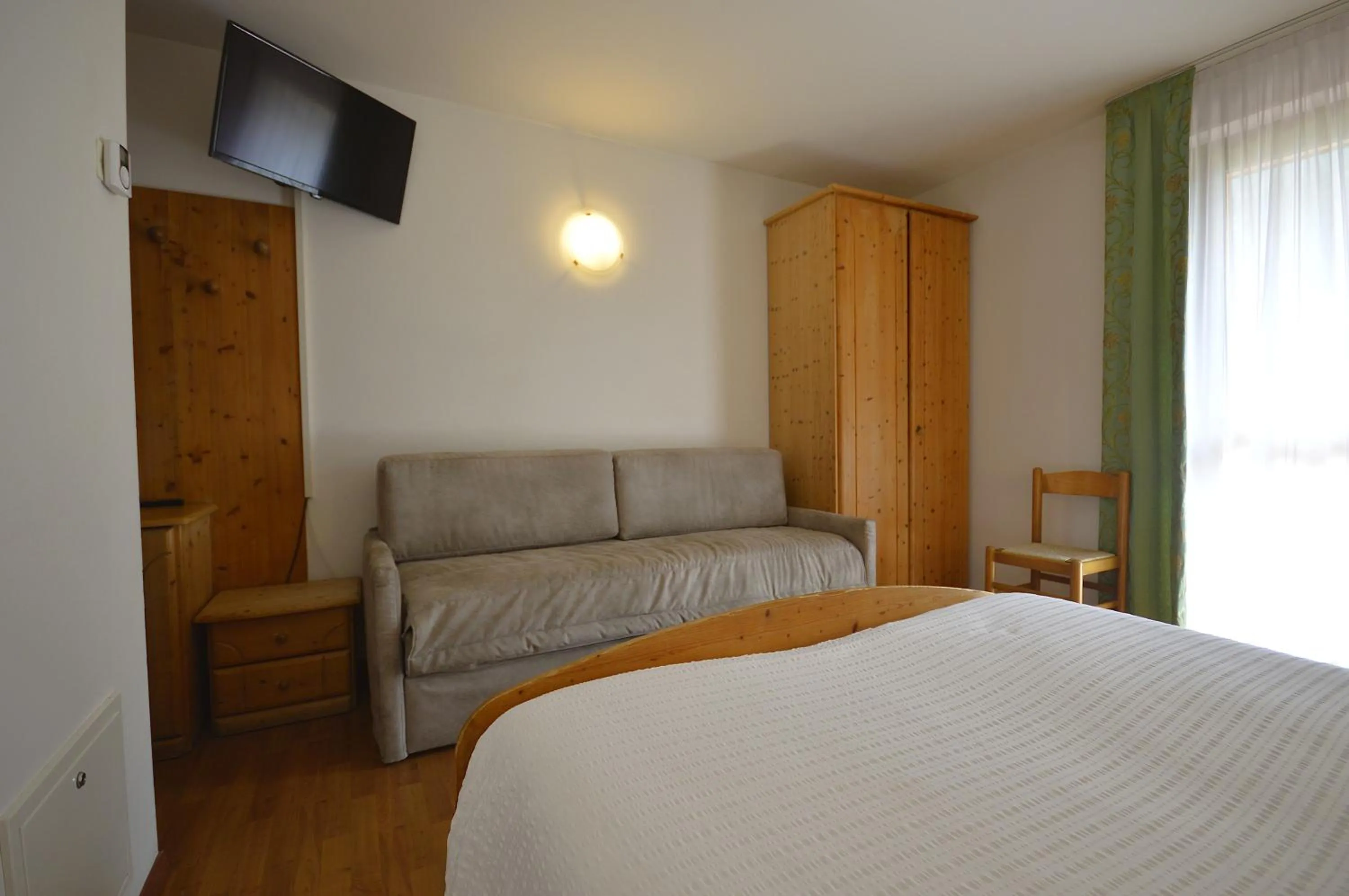 Photo of the whole room, Bed in Hotel Villa Fosine