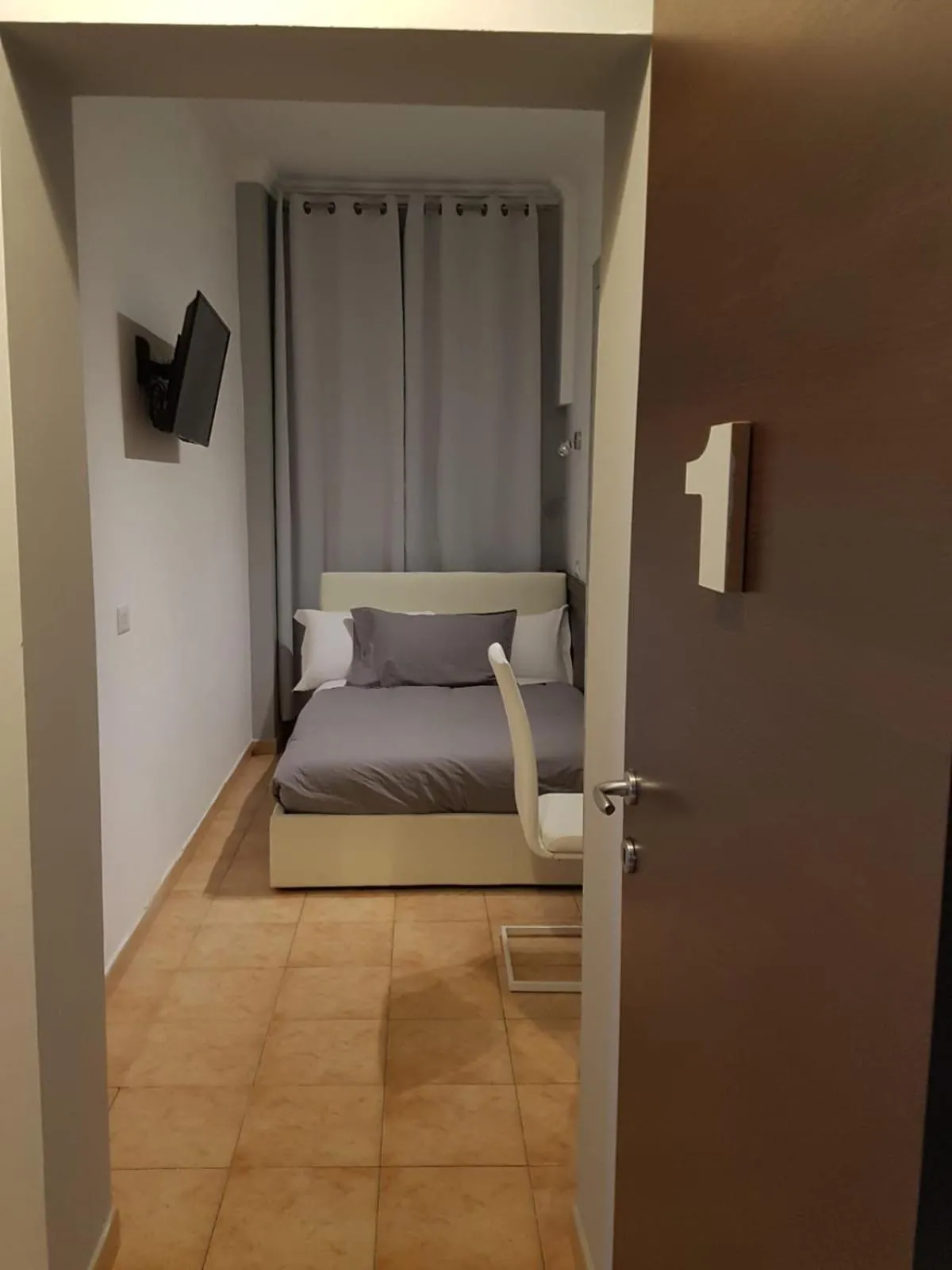 Bedroom, Bed in Bakirooms