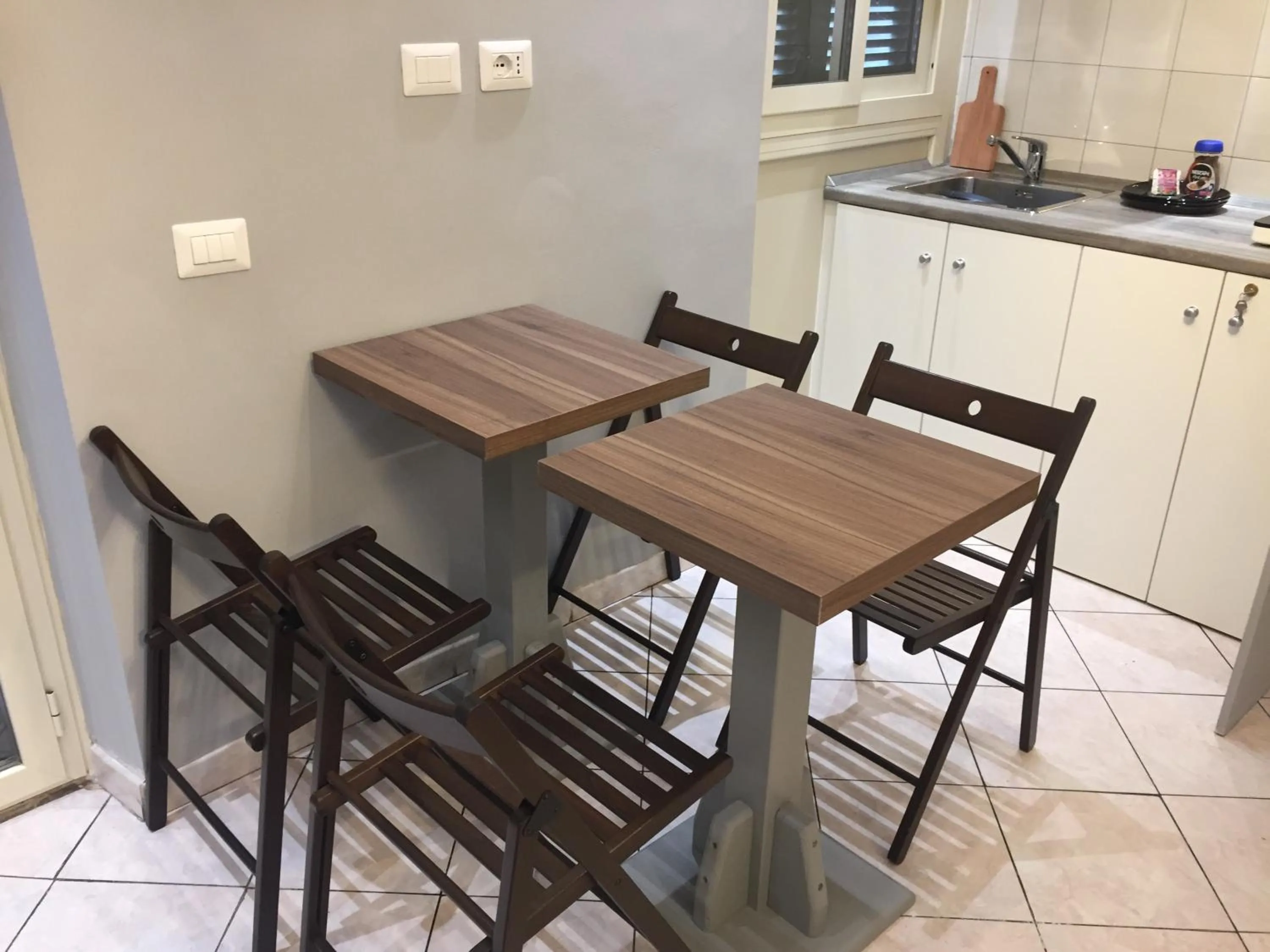 Dining area in Bakirooms