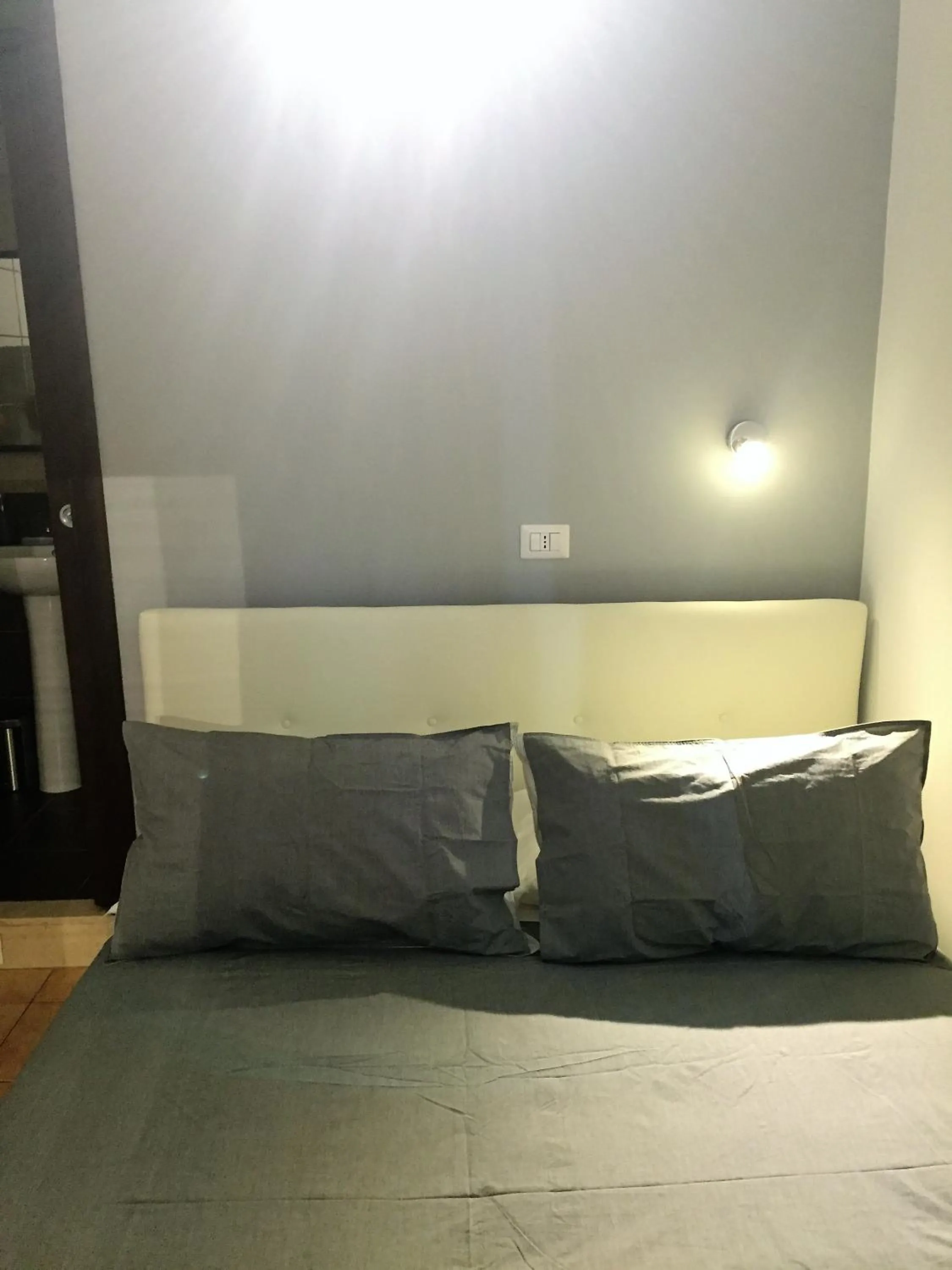 Photo of the whole room, Bed in Bakirooms