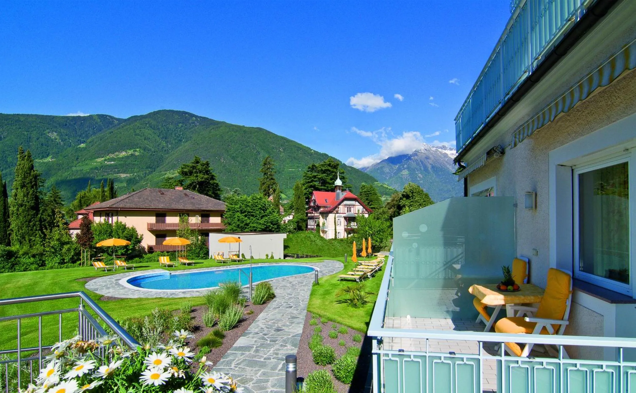 Pool view in Das Filipinum