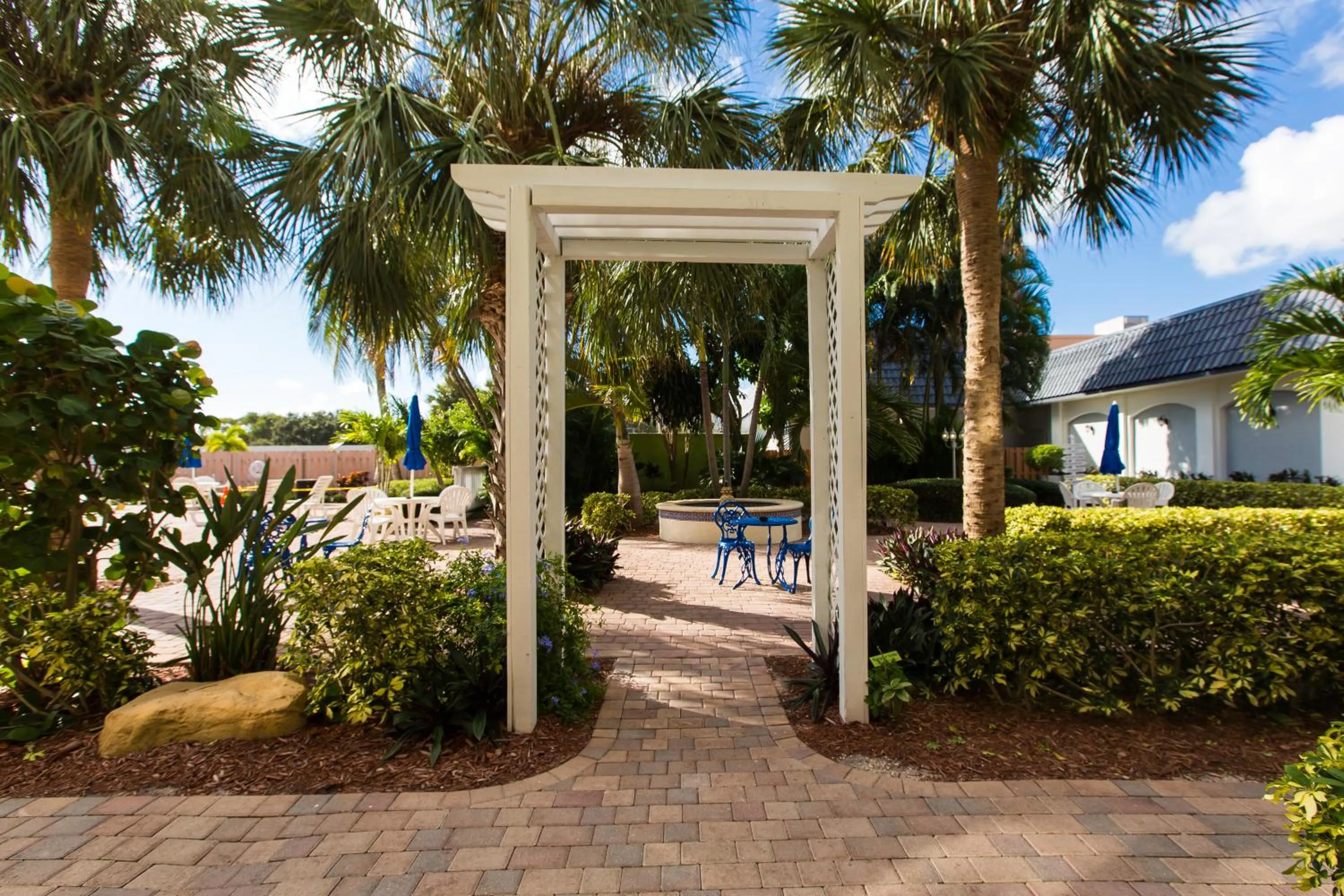 Garden in Plaza Hotel Fort Lauderdale