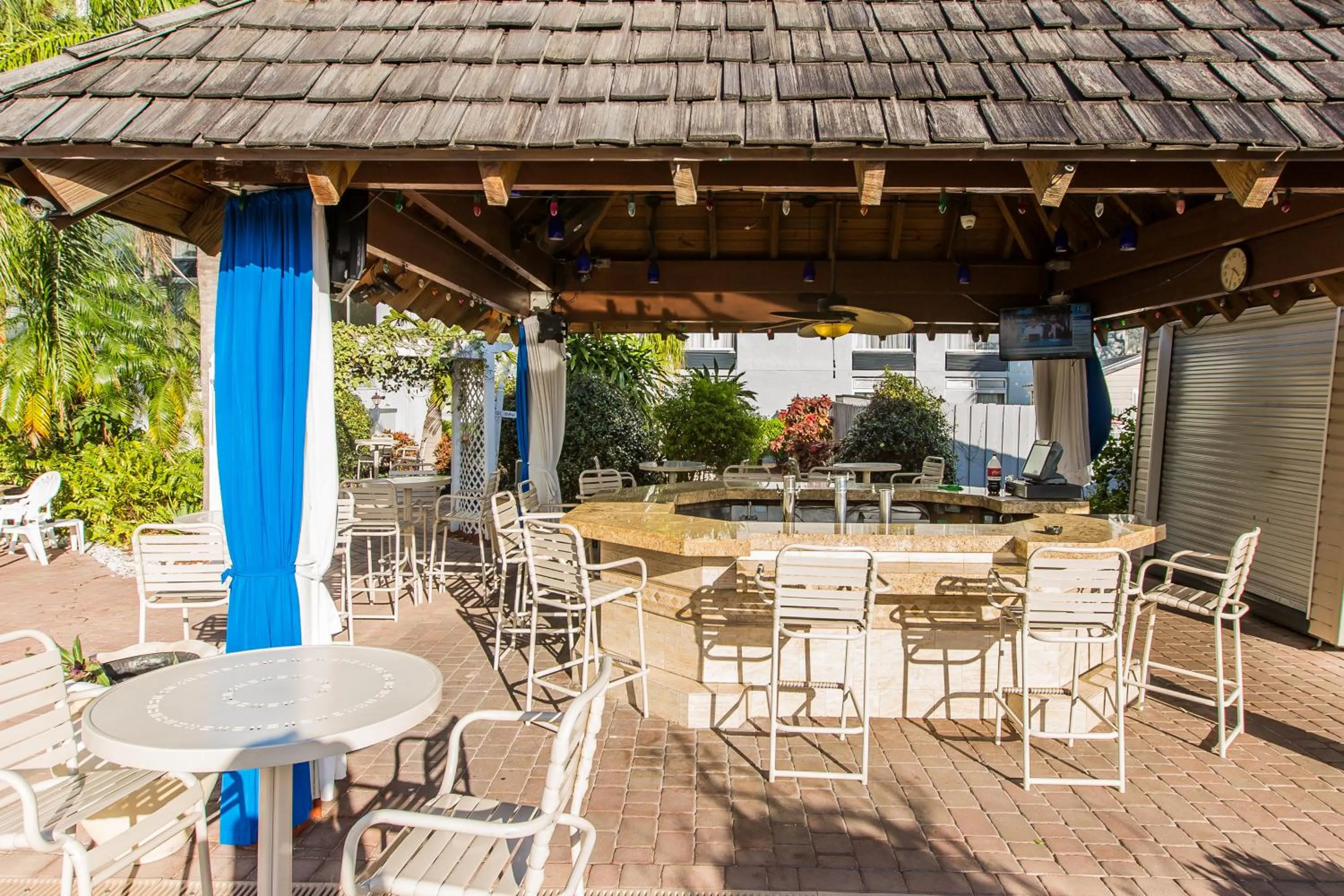 Property building in Plaza Hotel Fort Lauderdale