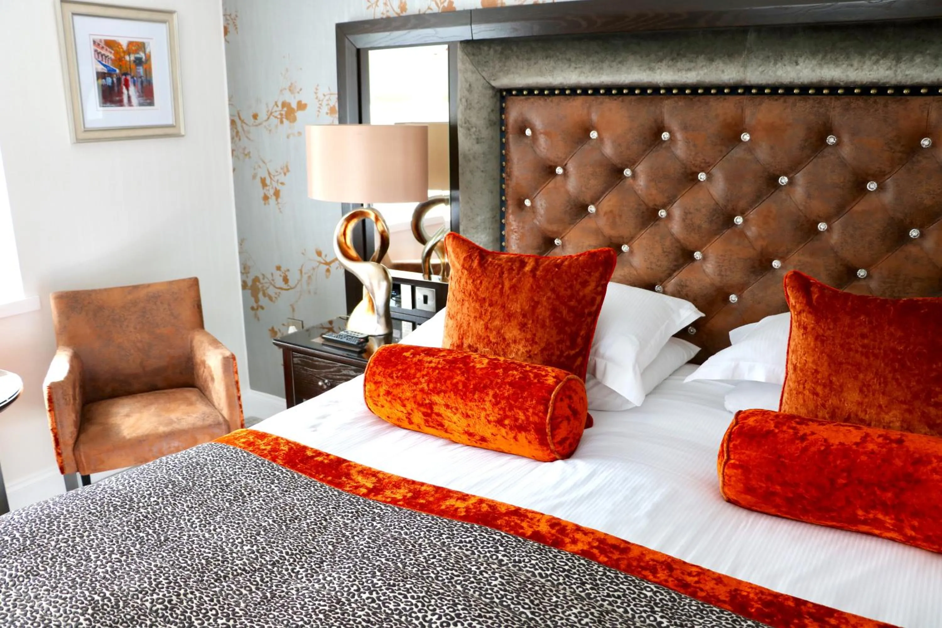 Bedroom, Bed in The Old Mill Inn