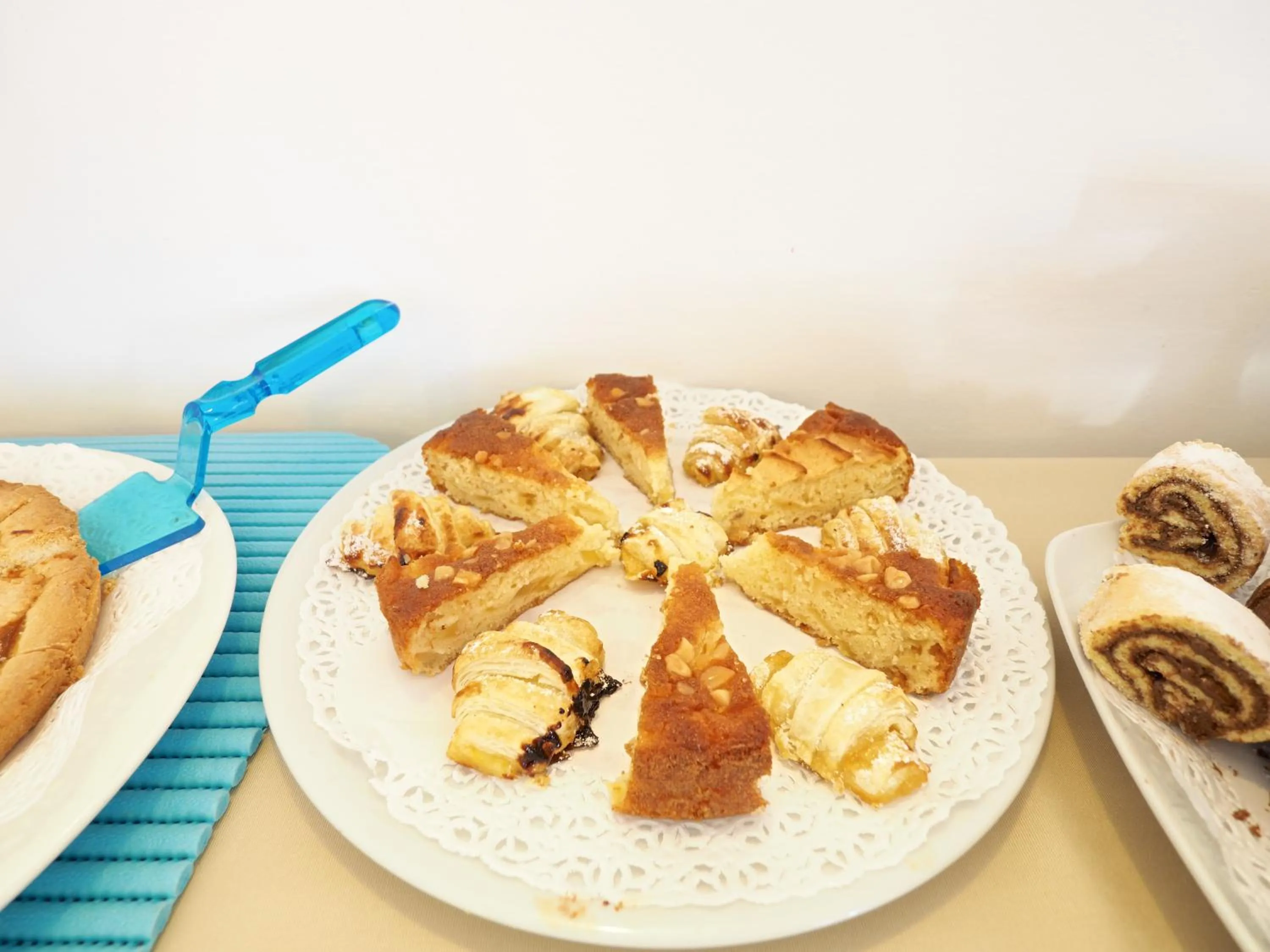 Buffet breakfast in Hotel Dante