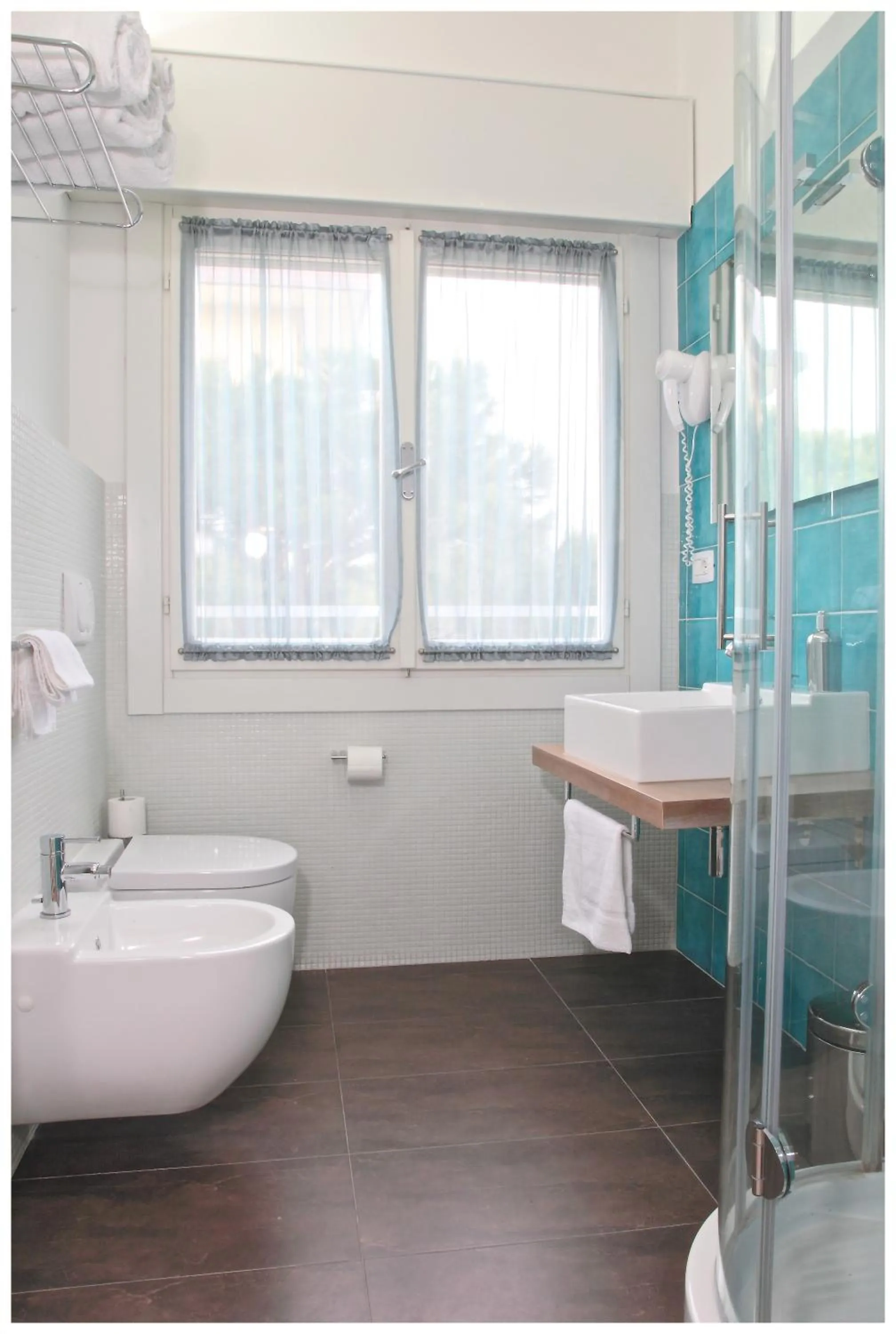 Bathroom in Hotel Dante