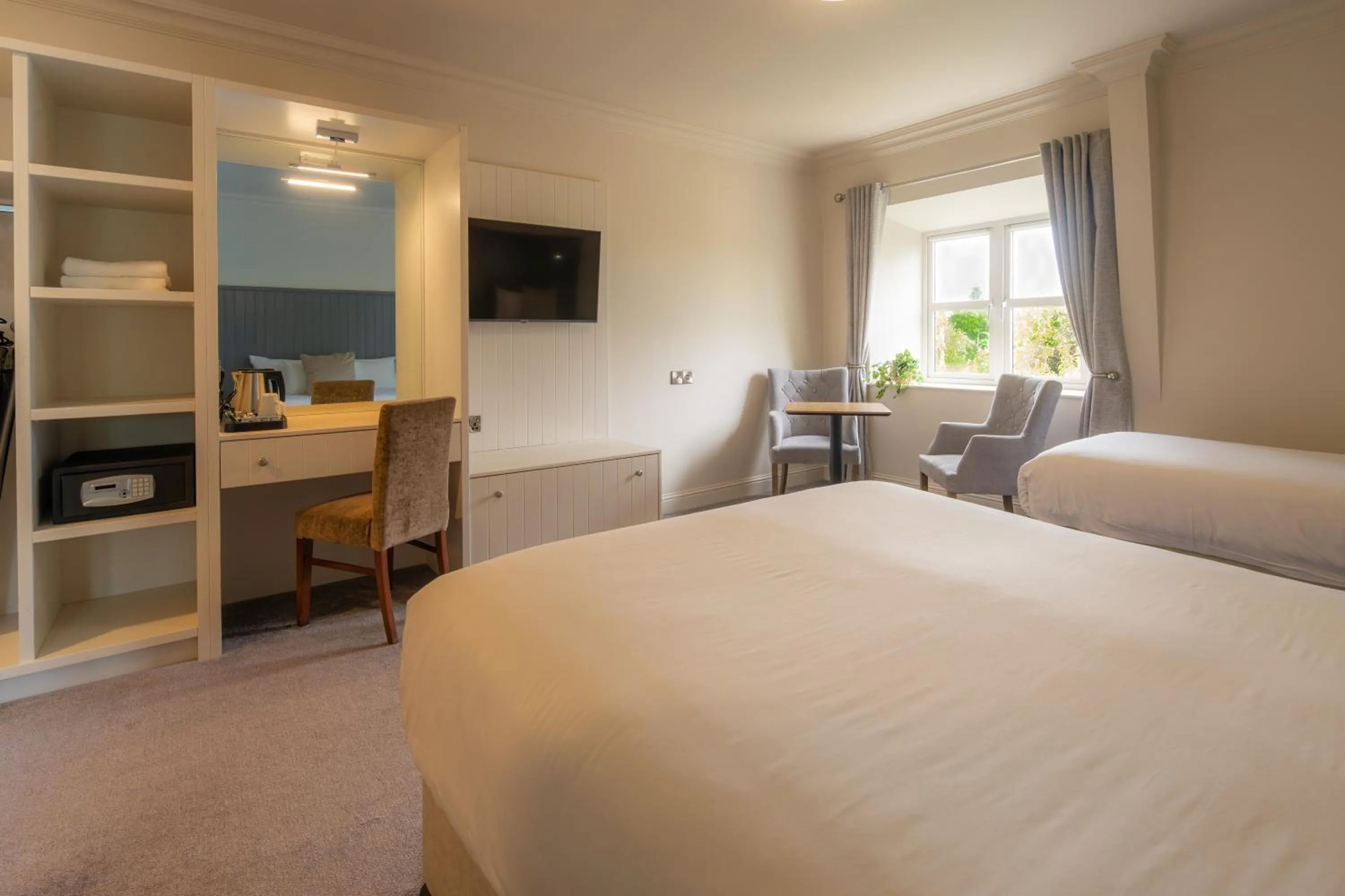 Bedroom, Bed in Abbey Court