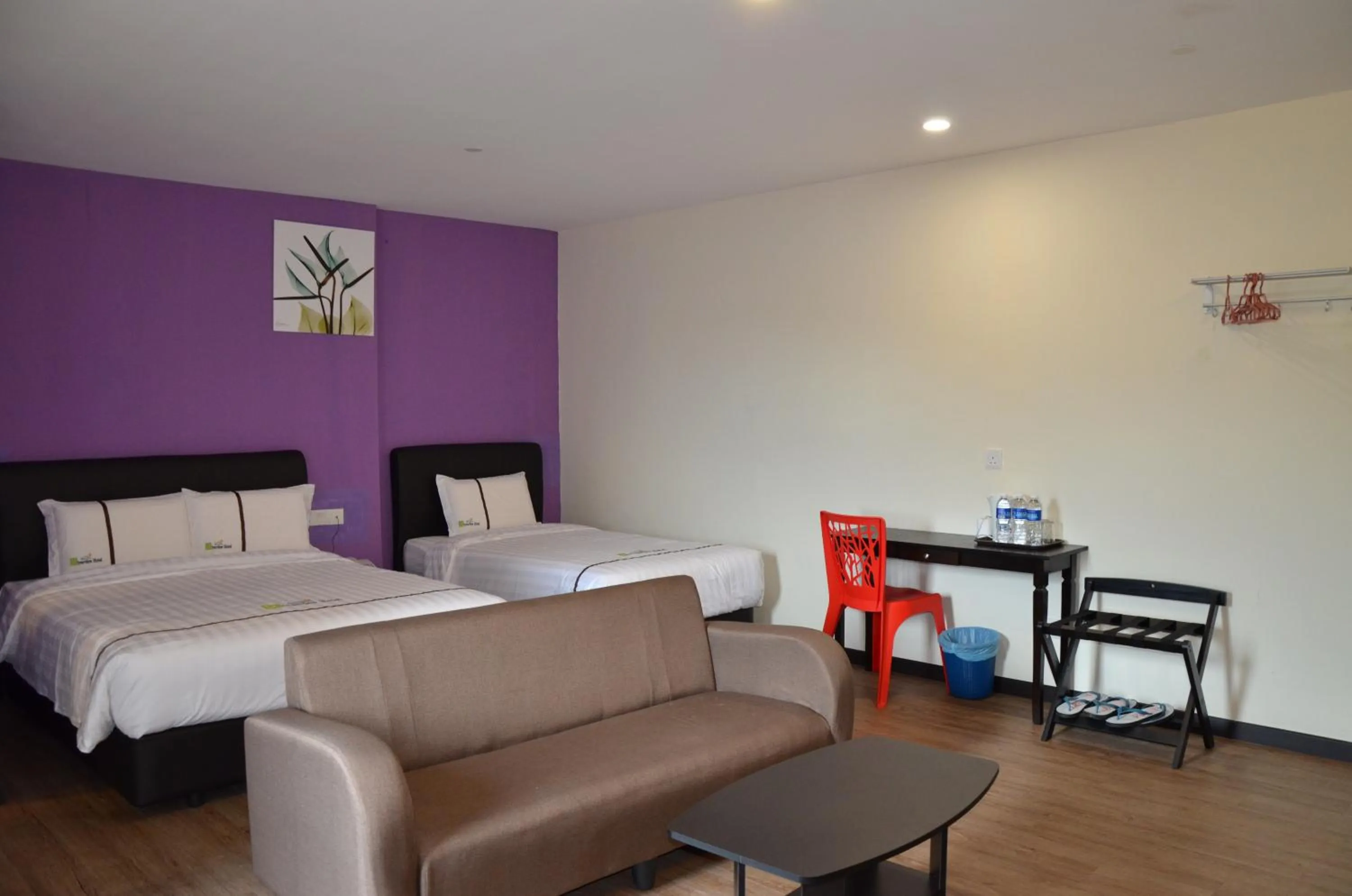 Photo of the whole room, Bed in Riverview Hotel