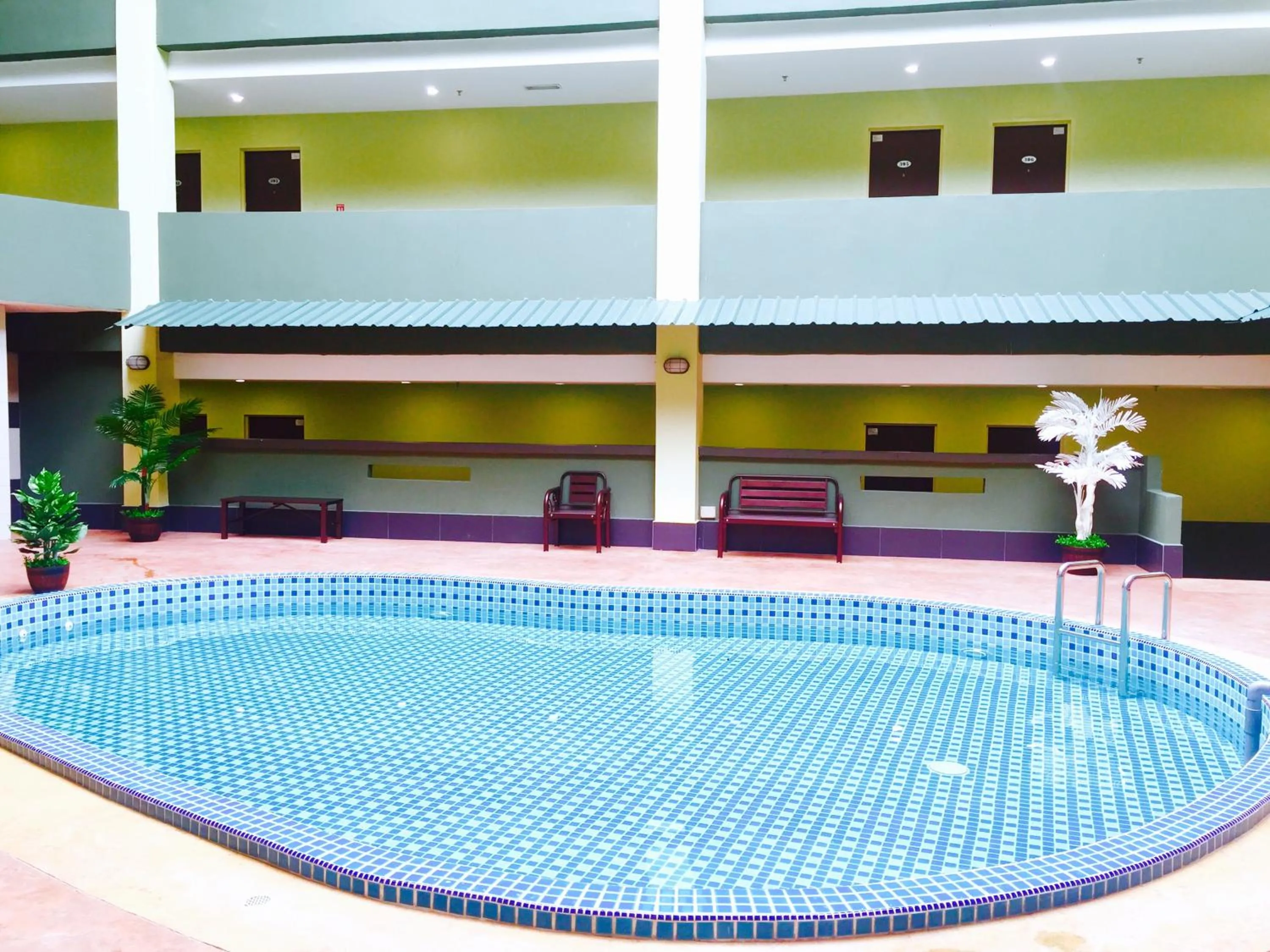 Pool view in Riverview Hotel