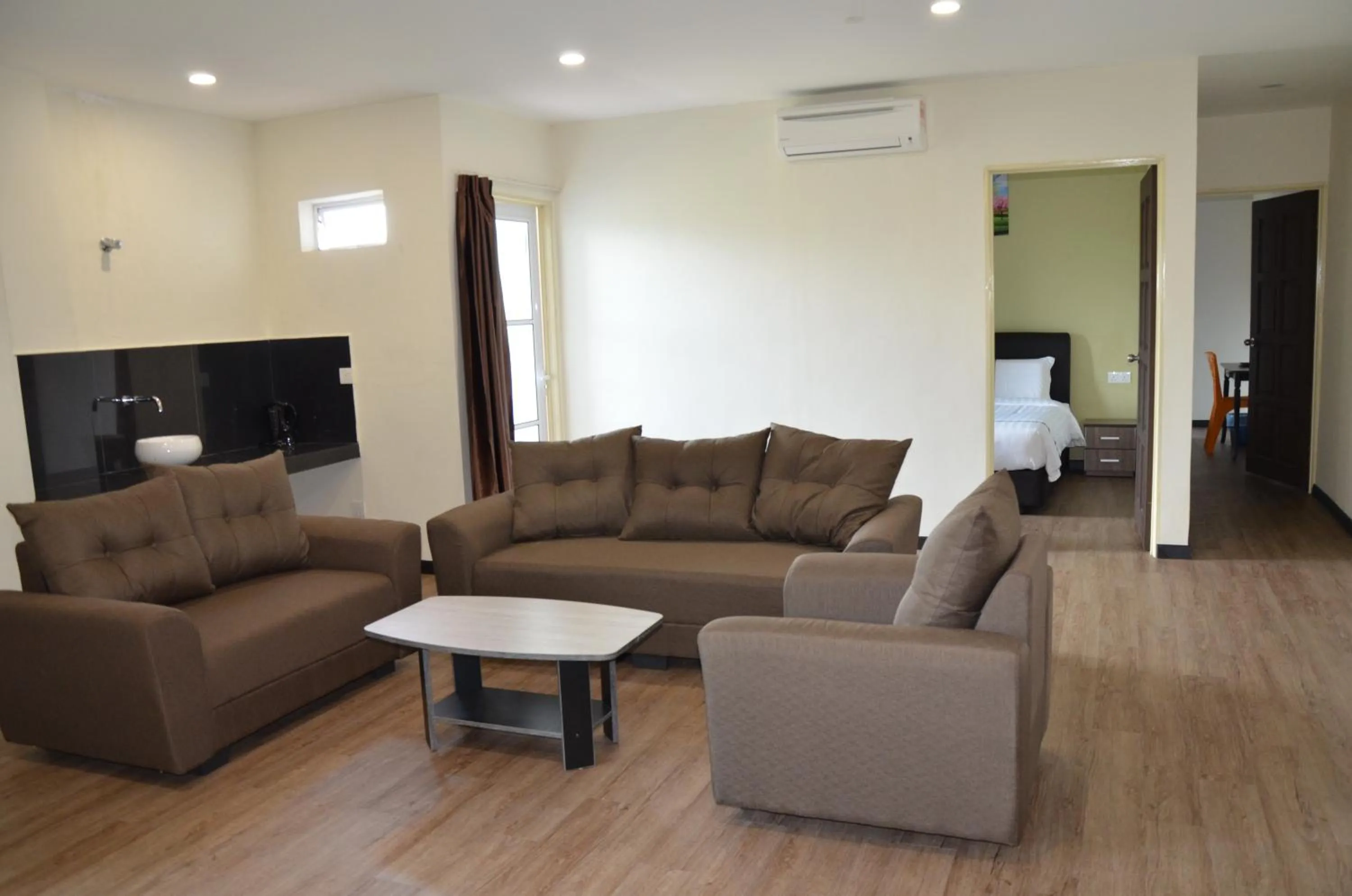 Living room in Riverview Hotel