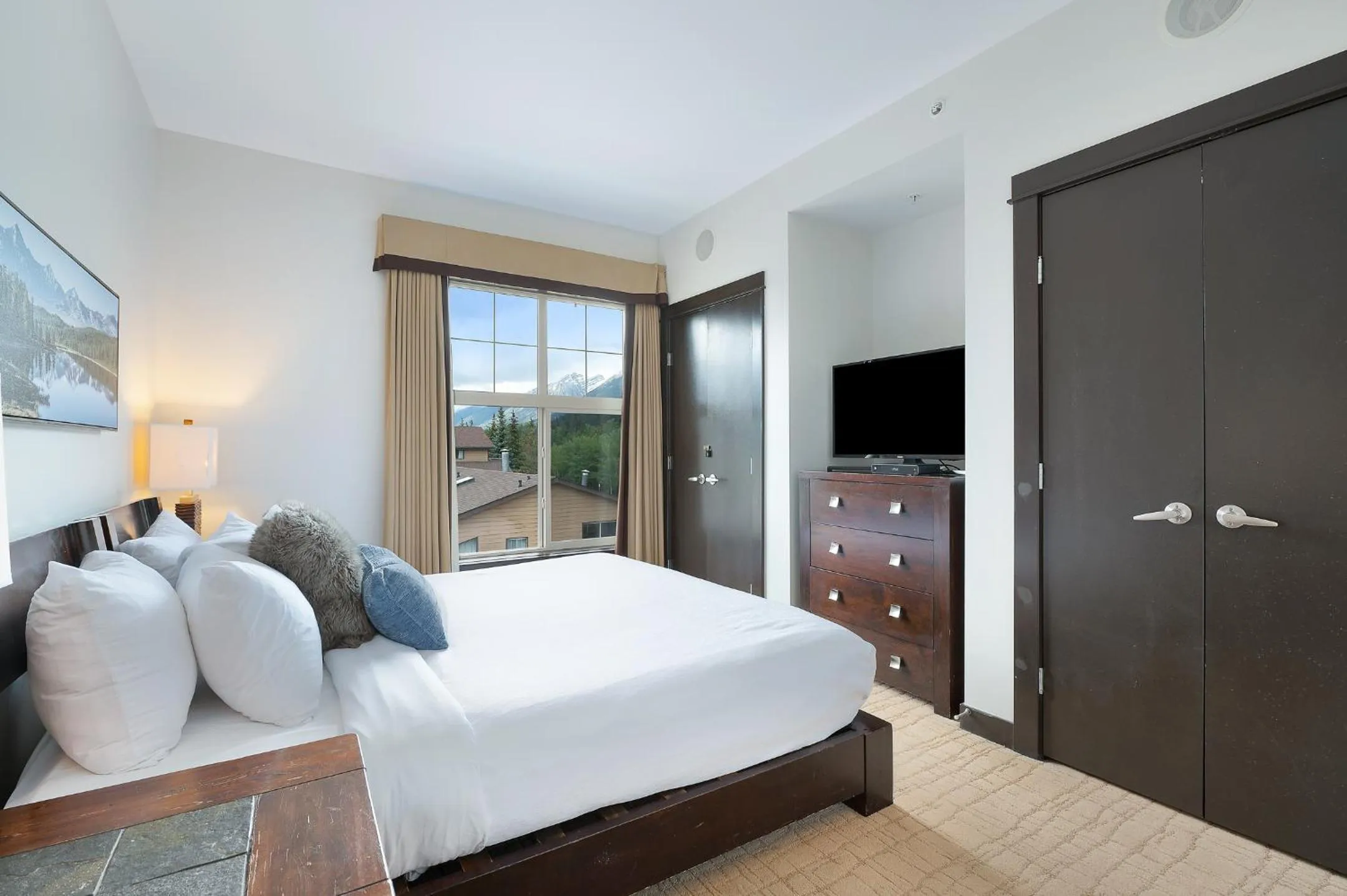 Bedroom, Bed in Heavenly Mountain Condo managed by Little Sister Getaways